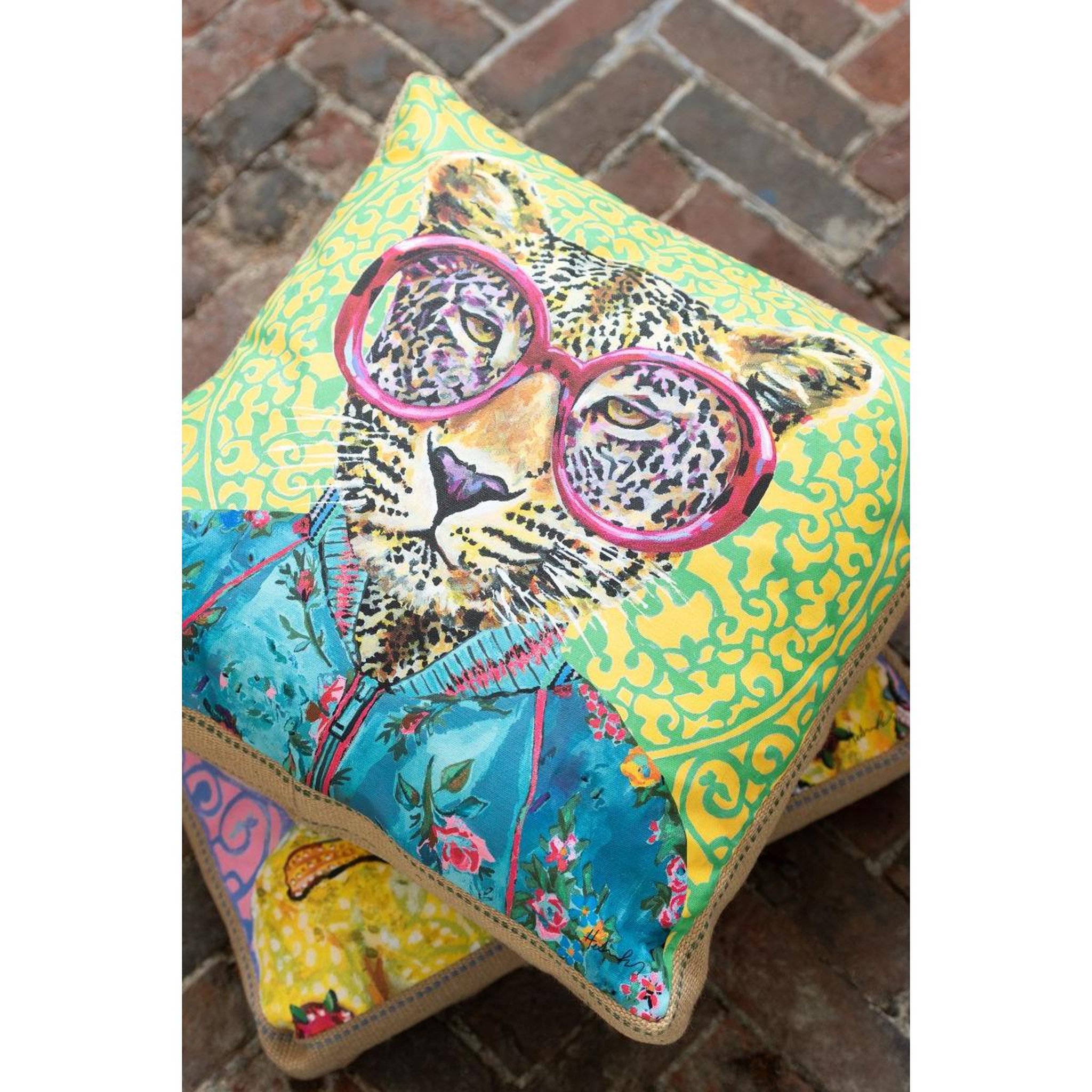 Voir la diapositive 5 : J-LINE Coussin déco tigre  popart  50x50cm multicolore