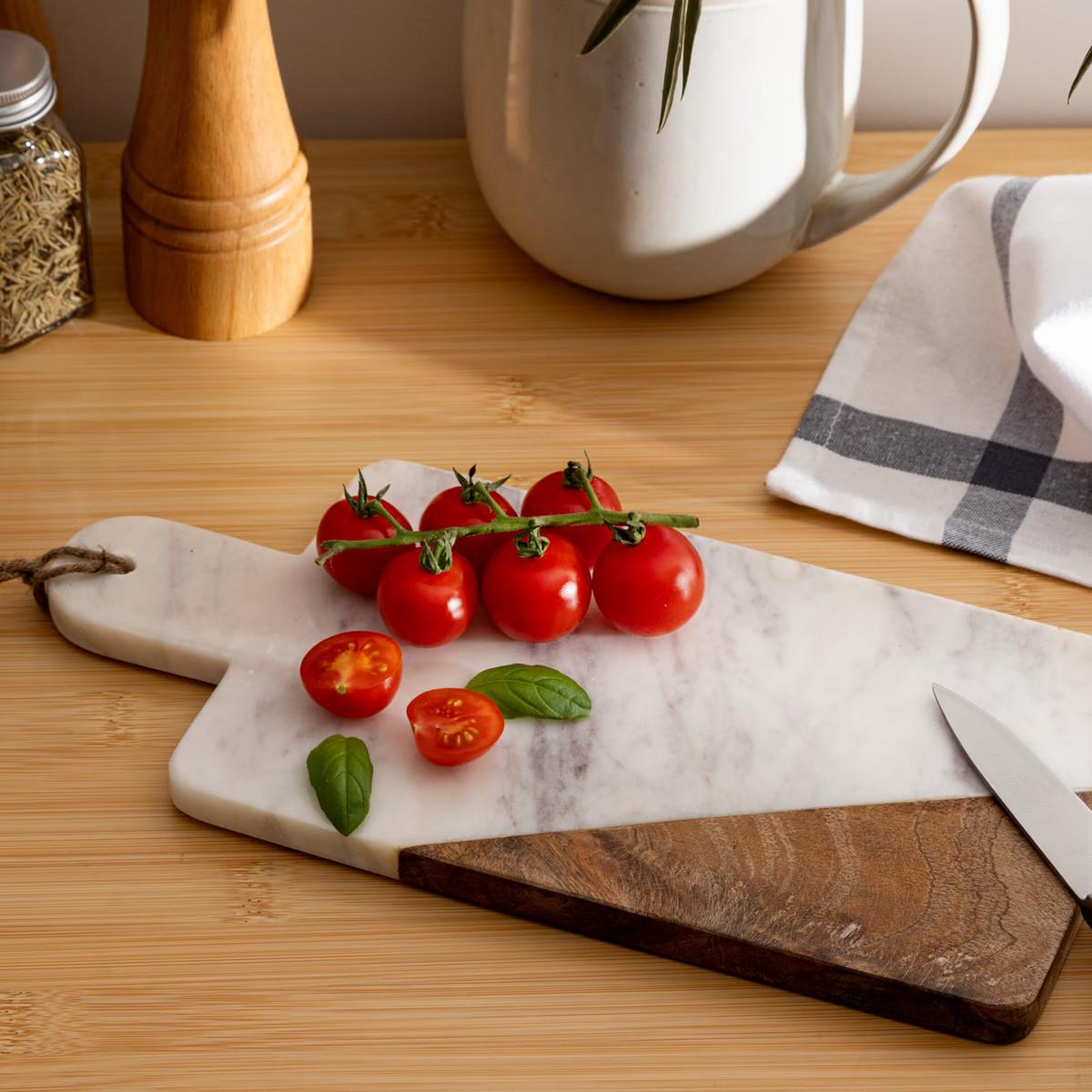 Voir la diapositive 5 : SECRET DE GOURMET Planche à découper en marbre  geom  30cm blanc