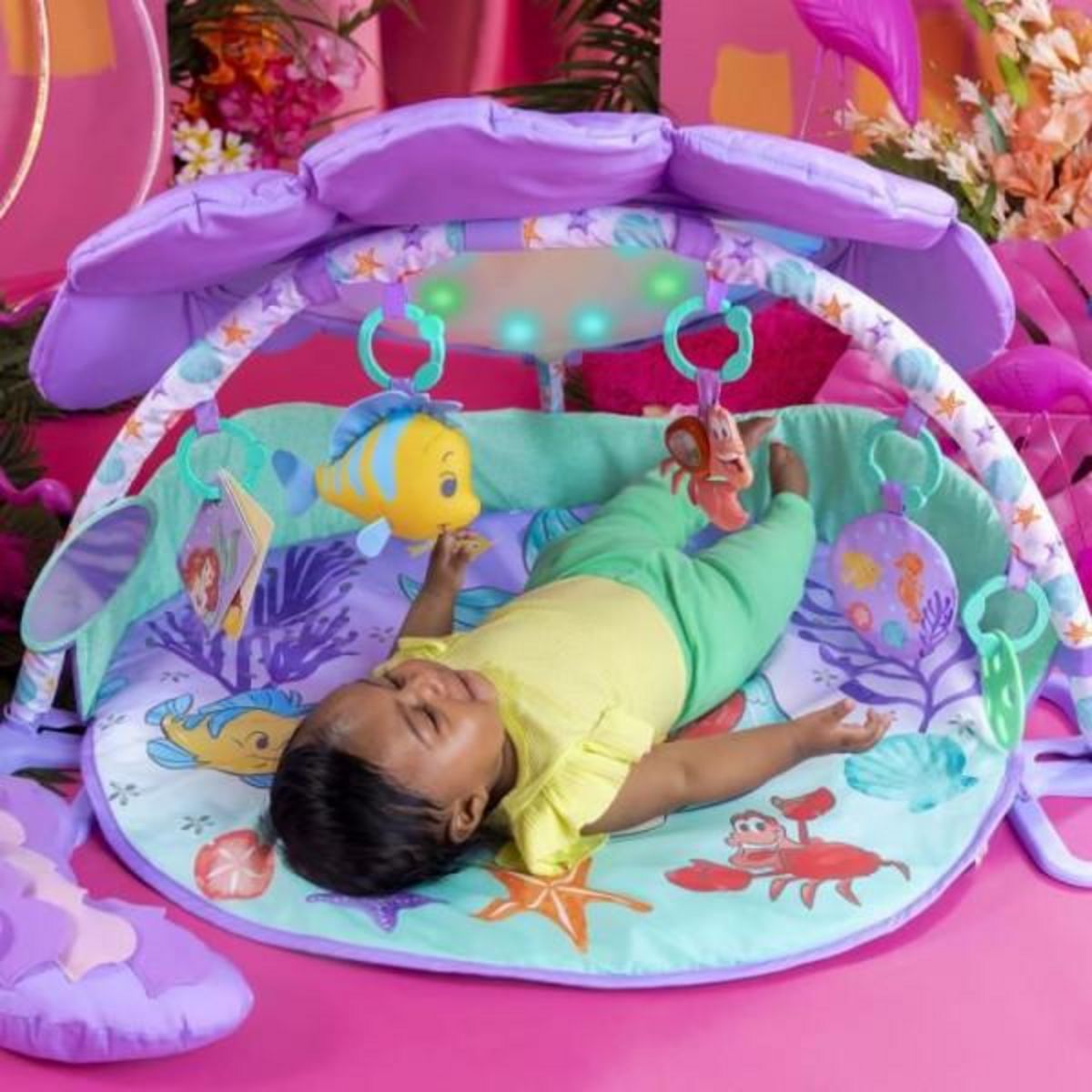 Bright Starts DISNEY BABY Tapis de sol éveil bébé évolutif - Ariel - Arche, jouets sensoriels et musicaux, guirlande lumineuse, miroir, co