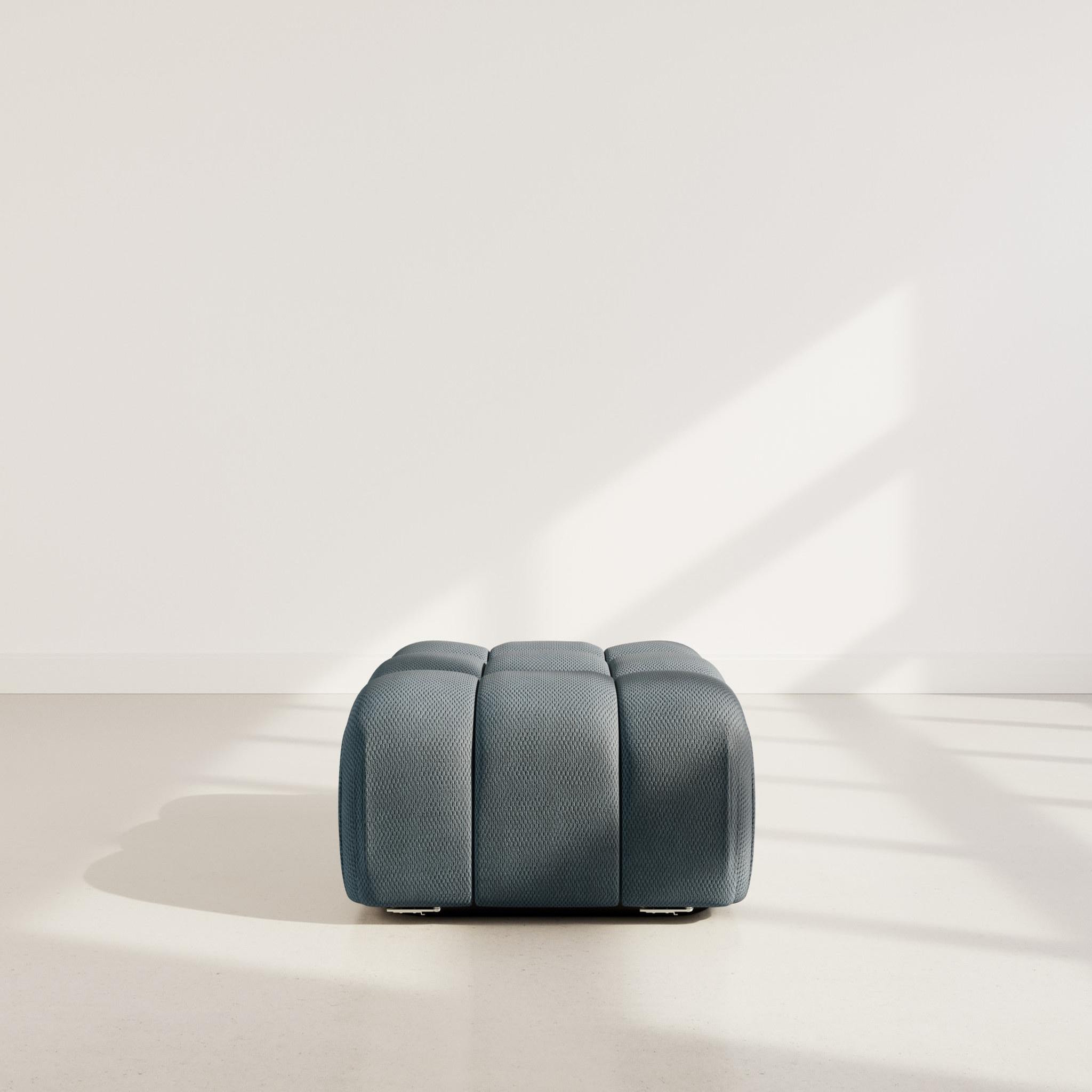 Voir la diapositive 2 : LISA DESIGN Ruby - pouf en velours texturé