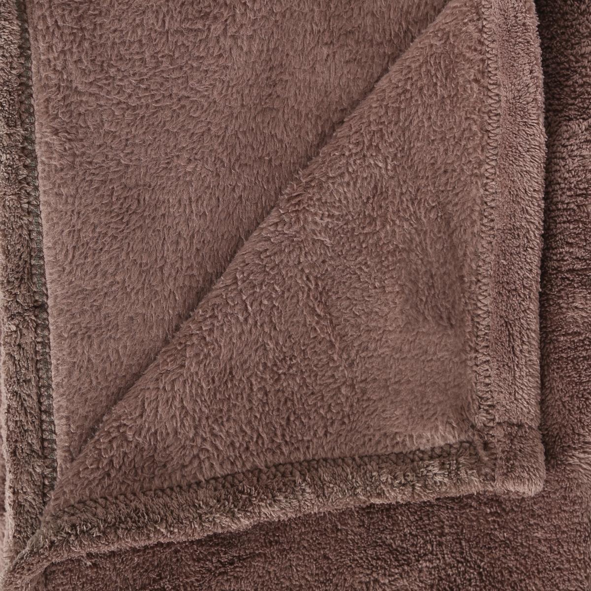 Voir la diapositive 2 : ATMOSPHERA Plaid polaire  microfibre  125x150cm taupe