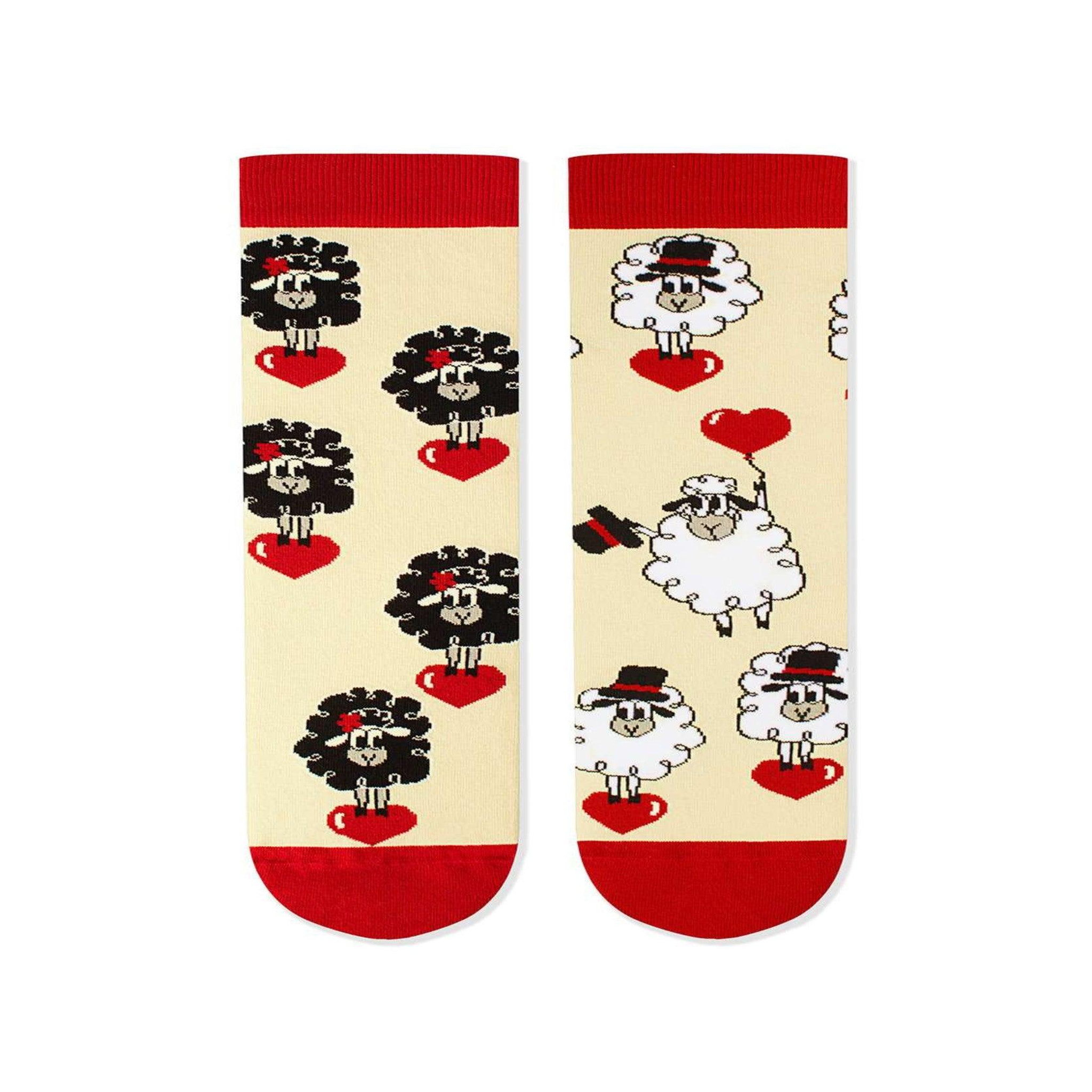Voir la diapositive 2 : PIRIN HILL Chaussettes arty moutons amoureux - écrues
