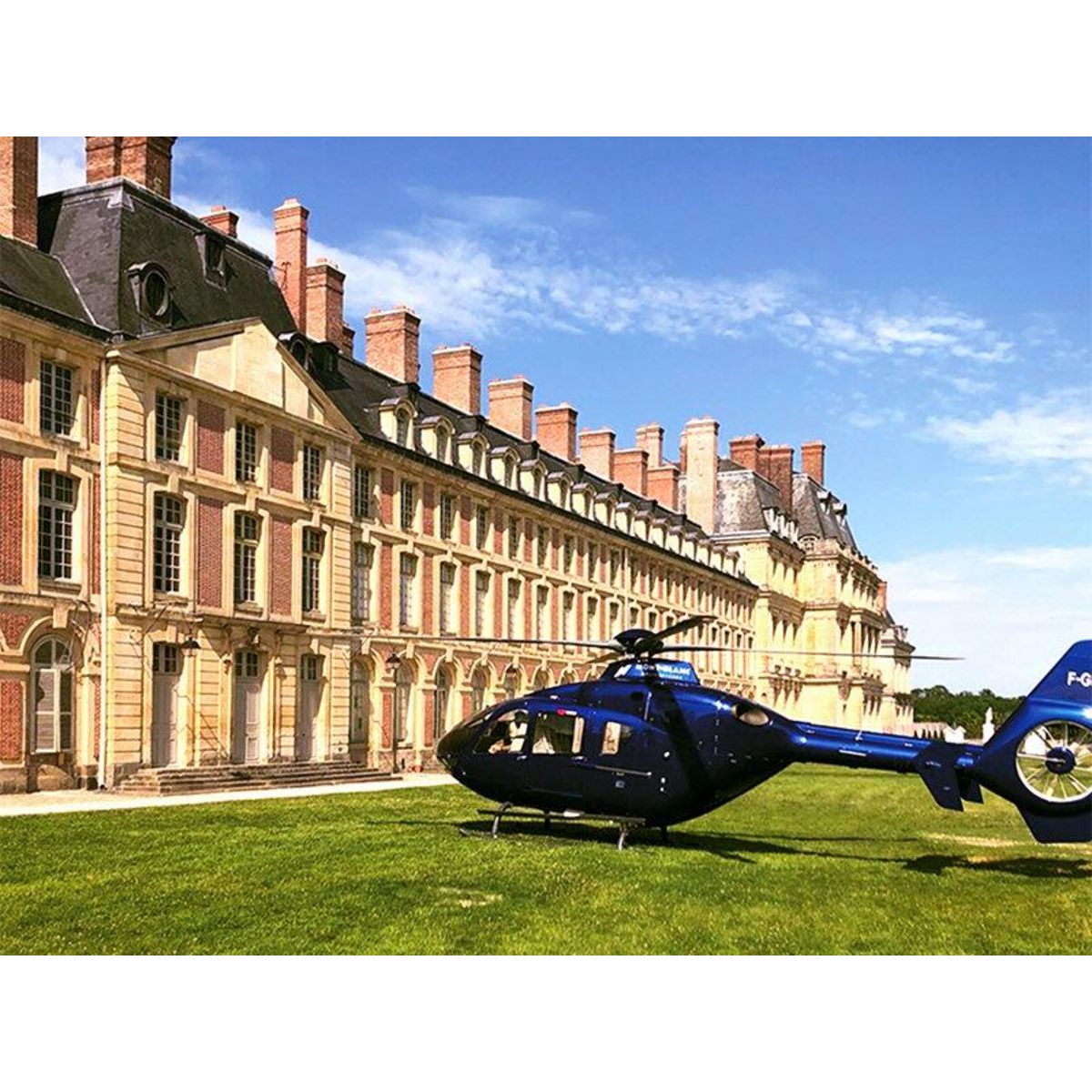 Smartbox Vol en hélicoptère de 20 min au-dessus de la vallée de la Chevreuse - Coffret Cadeau Sport & Aventure