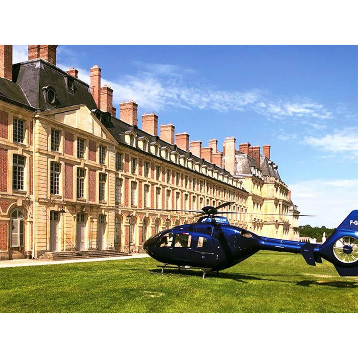 Smartbox Vol en hélicoptère de 20 min au-dessus de la vallée de la Chevreuse - Coffret Cadeau Sport & Aventure