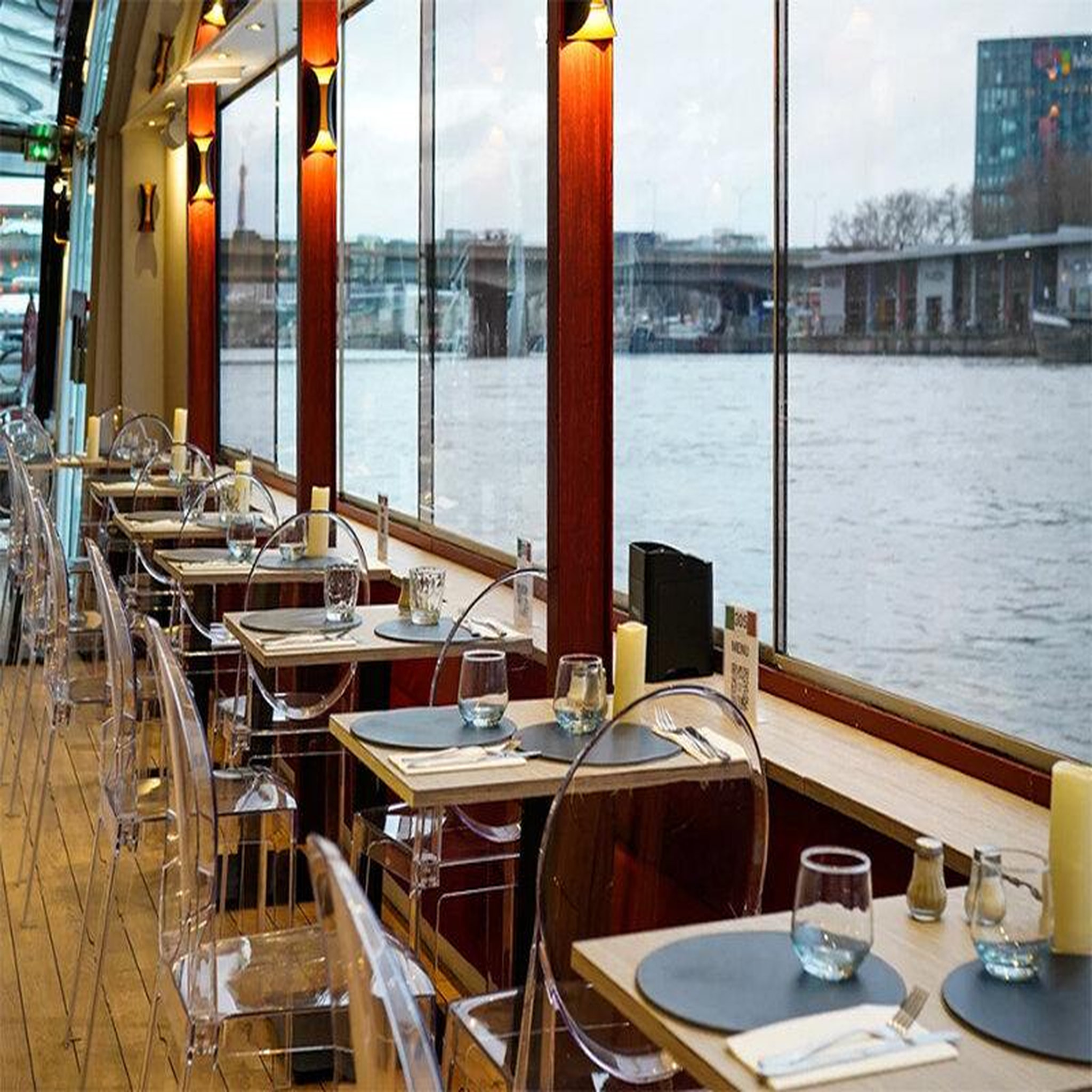 Voir la diapositive 3 : Smartbox Croisière sur la Seine : 2h avec brunch italien - Coffret Cadeau Multi-thèmes