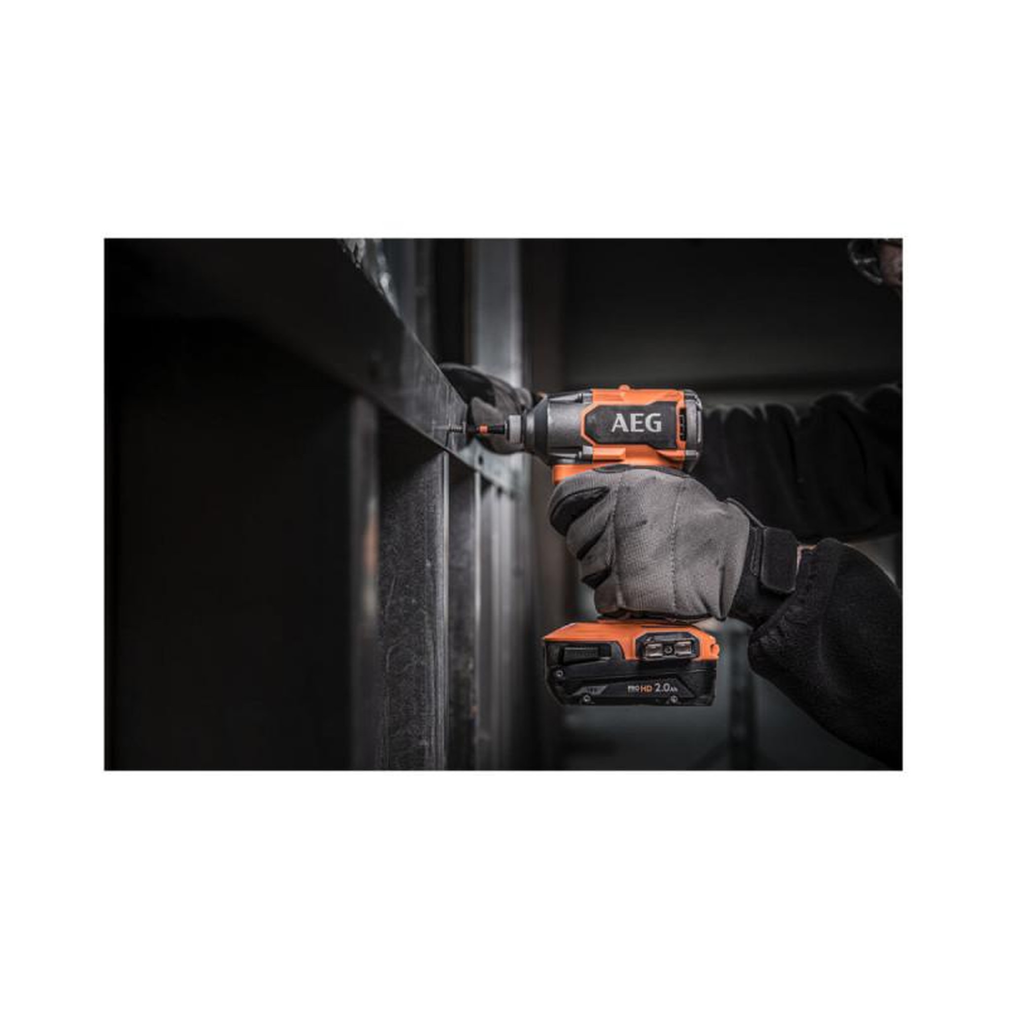 Voir la diapositive 5 : AEG Pack AEG Visseuse à chocs - BSS18C3B3-0 - 18V Brushless - 1 batterie 2.0Ah - 1 chargeur - SETL1820S