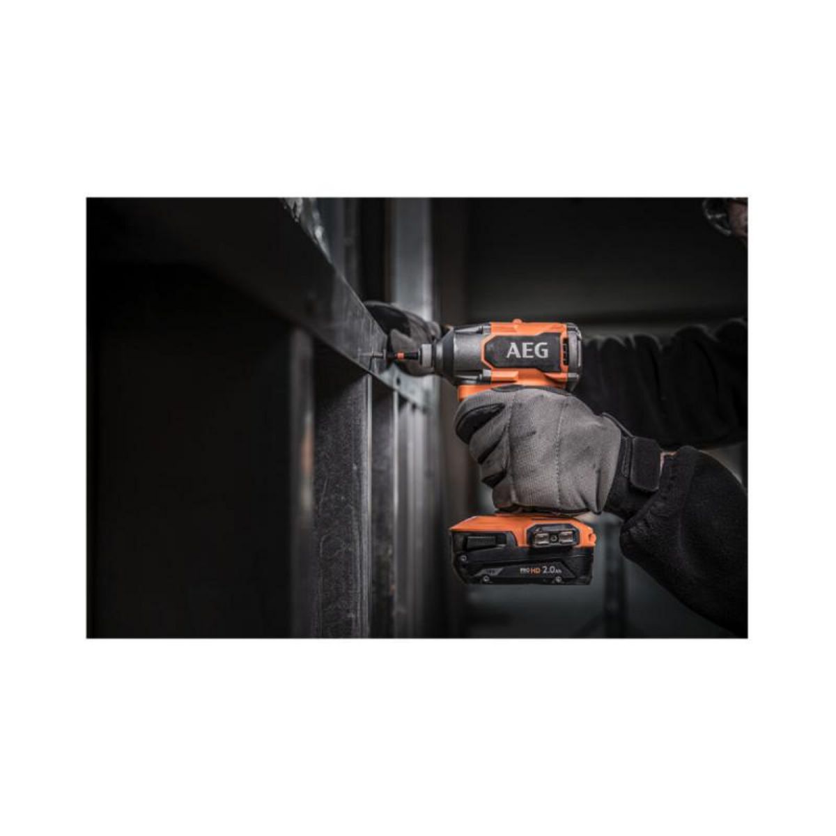 AEG Pack AEG Visseuse à chocs - BSS18C3B3-0 - 18V Brushless - 1 batterie 2.0Ah - 1 chargeur - SETL1820S