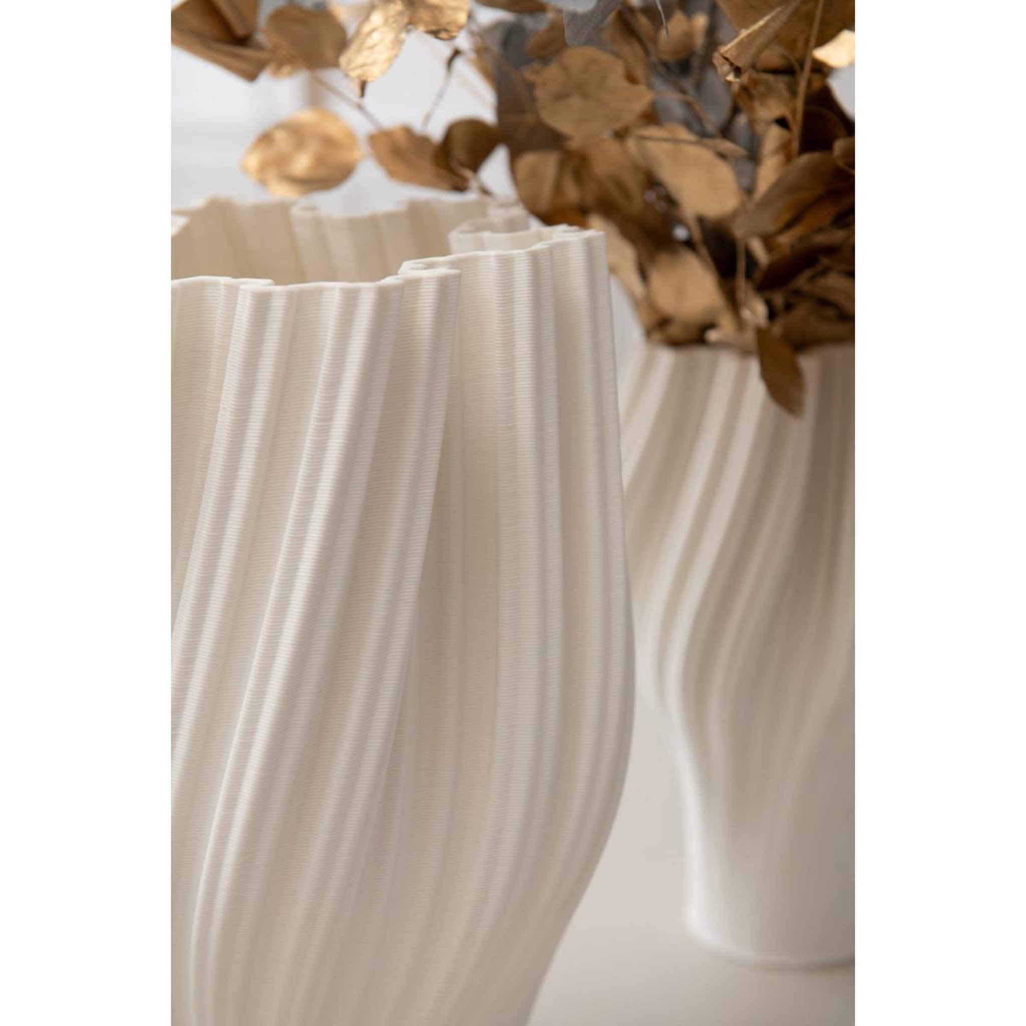 Voir la diapositive 5 : J-LINE Vase design en porcelaine  corolle  38cm blanc