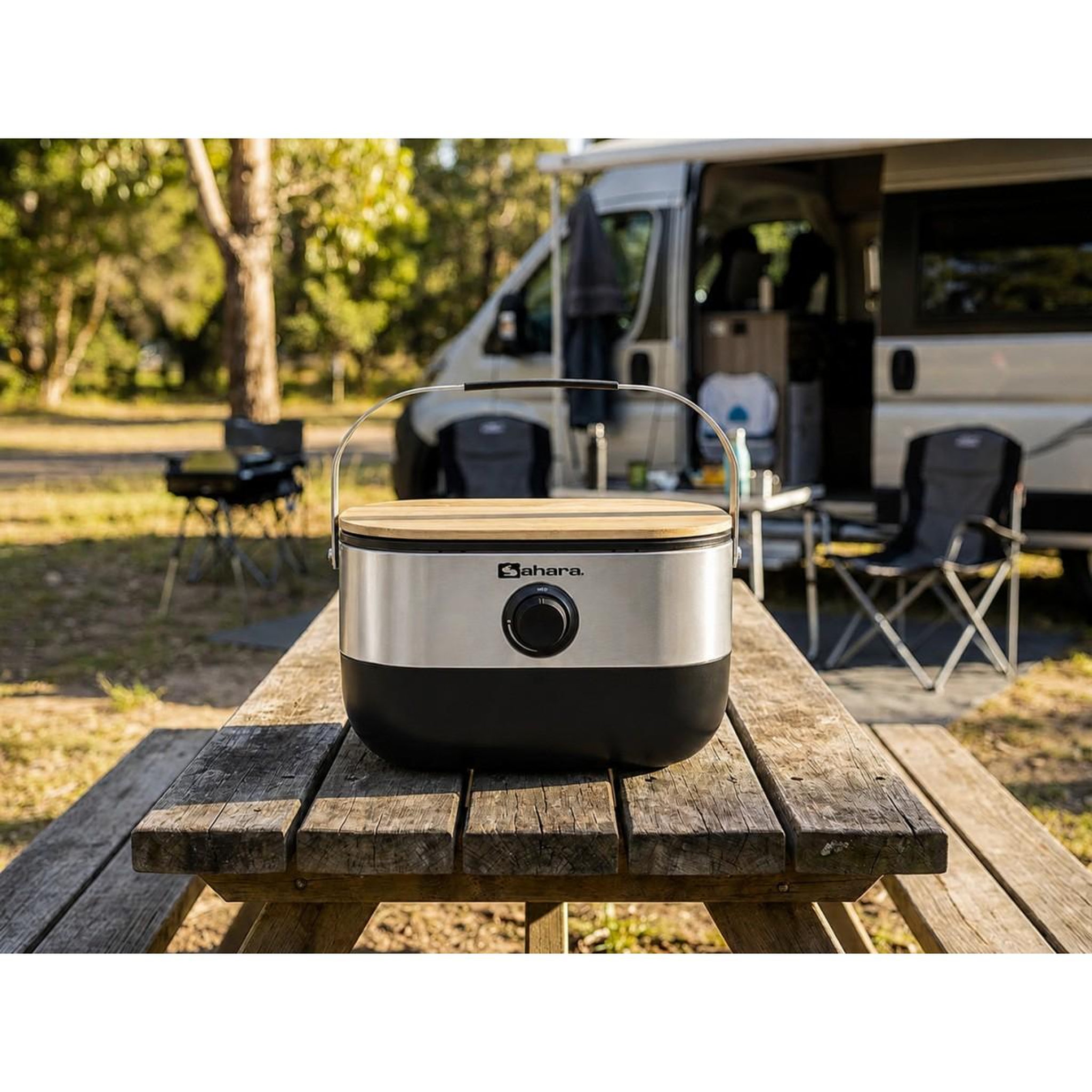 Voir la diapositive 6 : SAHARA Barbecue à gaz portable compact 2,7kw grille en fonte mini barbecue de table inox planche à découper bois 2 à 4 personnes sahara