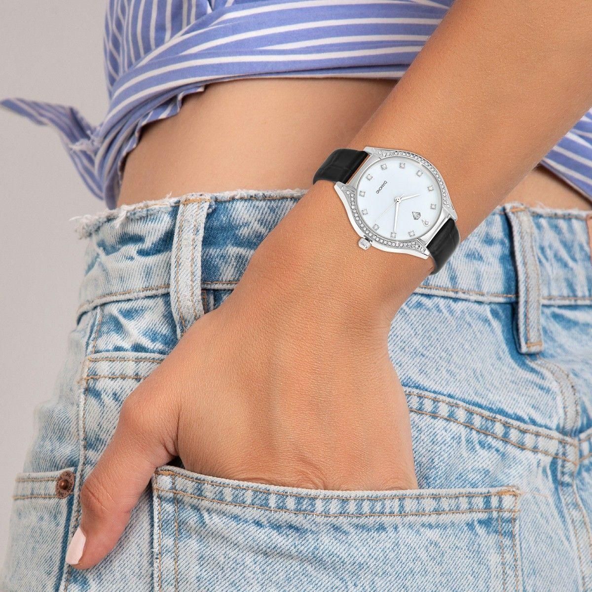 SC CRYSTAL Montre élégante Sira SC Crystal ornée de 50 cristaux scintillants et d'un véritable diamant