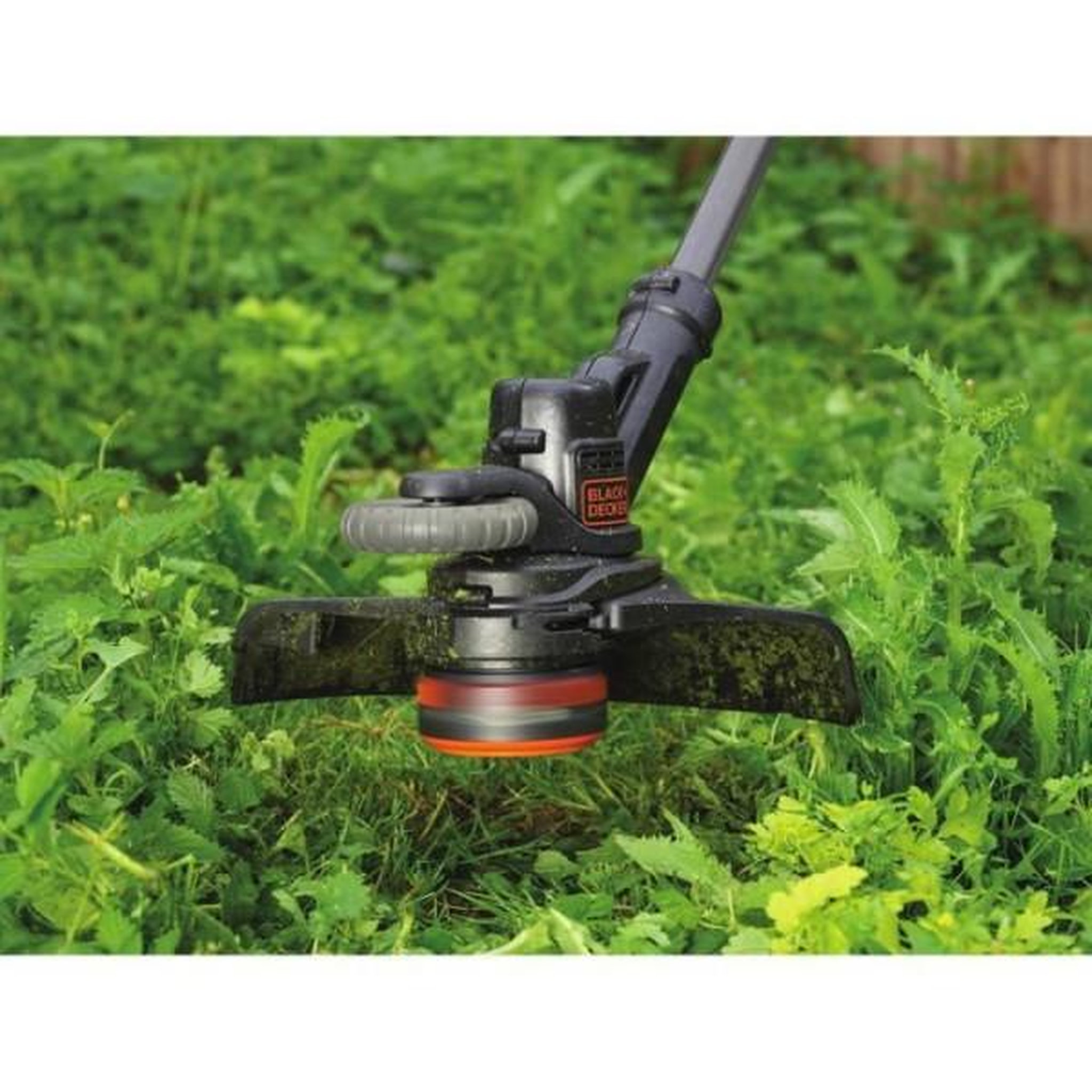 Voir la diapositive 3 : Black et Decker Coupe-bordure a batterie BLACK+DECKER - STC1820PCB-XJ - 18V - 28 cm