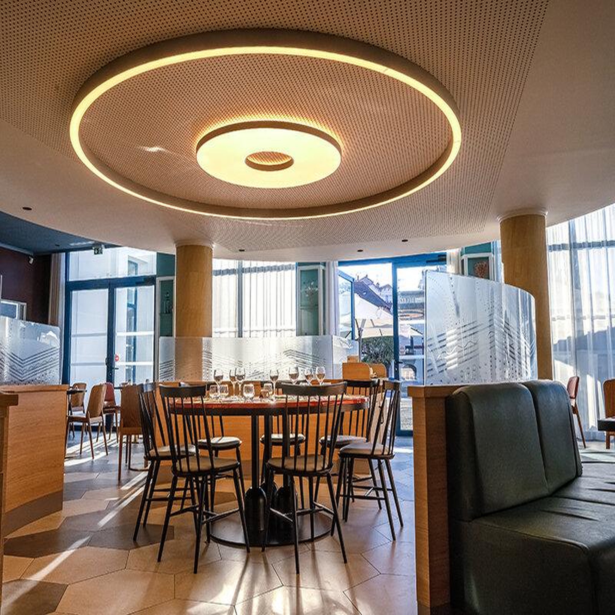 Voir la diapositive 3 : Smartbox 2 jours en appartement 4* avec dîner dans le parc régional des volcans d'auvergne - coffret cadeau séjour