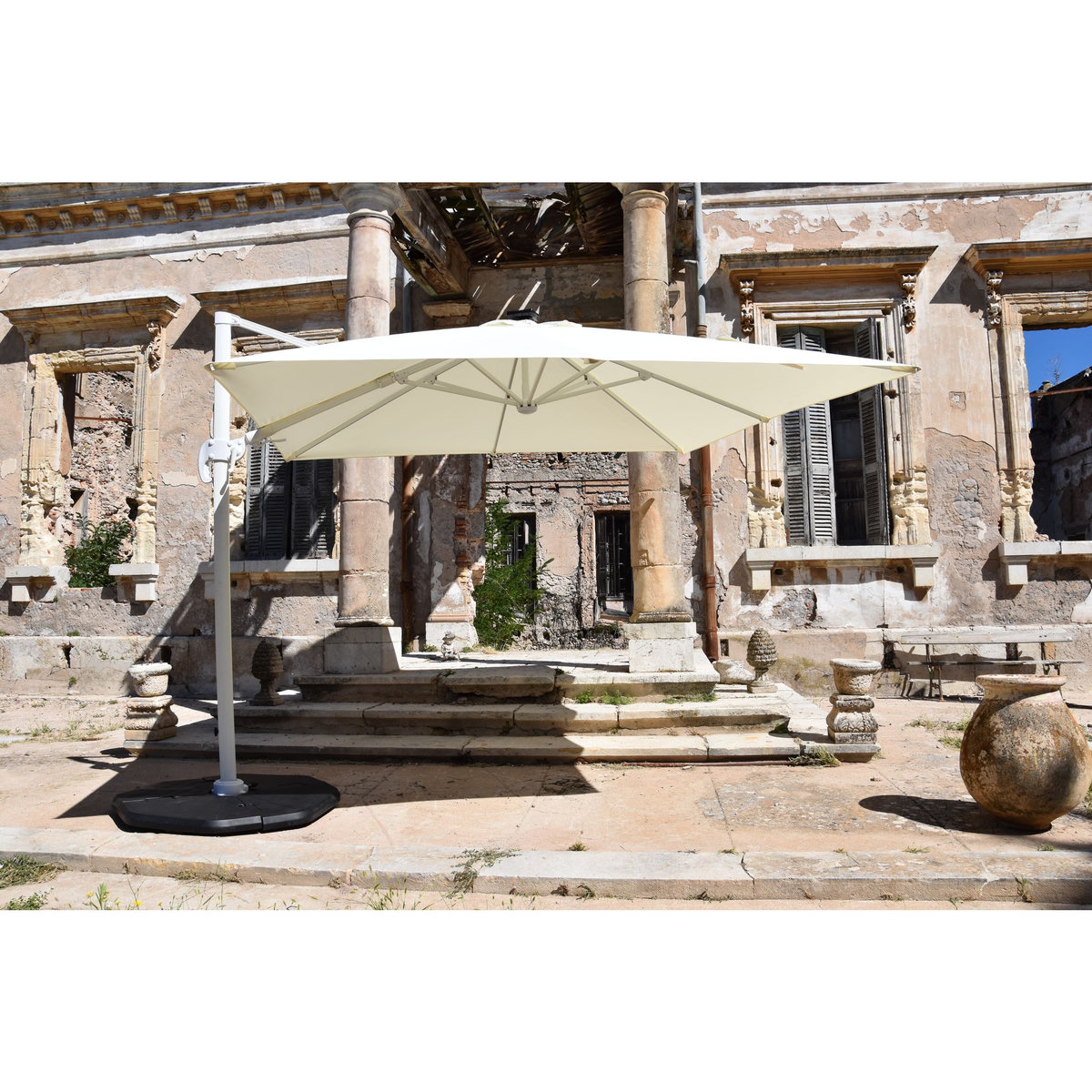 Parasol déporté 3x3m aluminium à bandeau LED ecru CAPEO