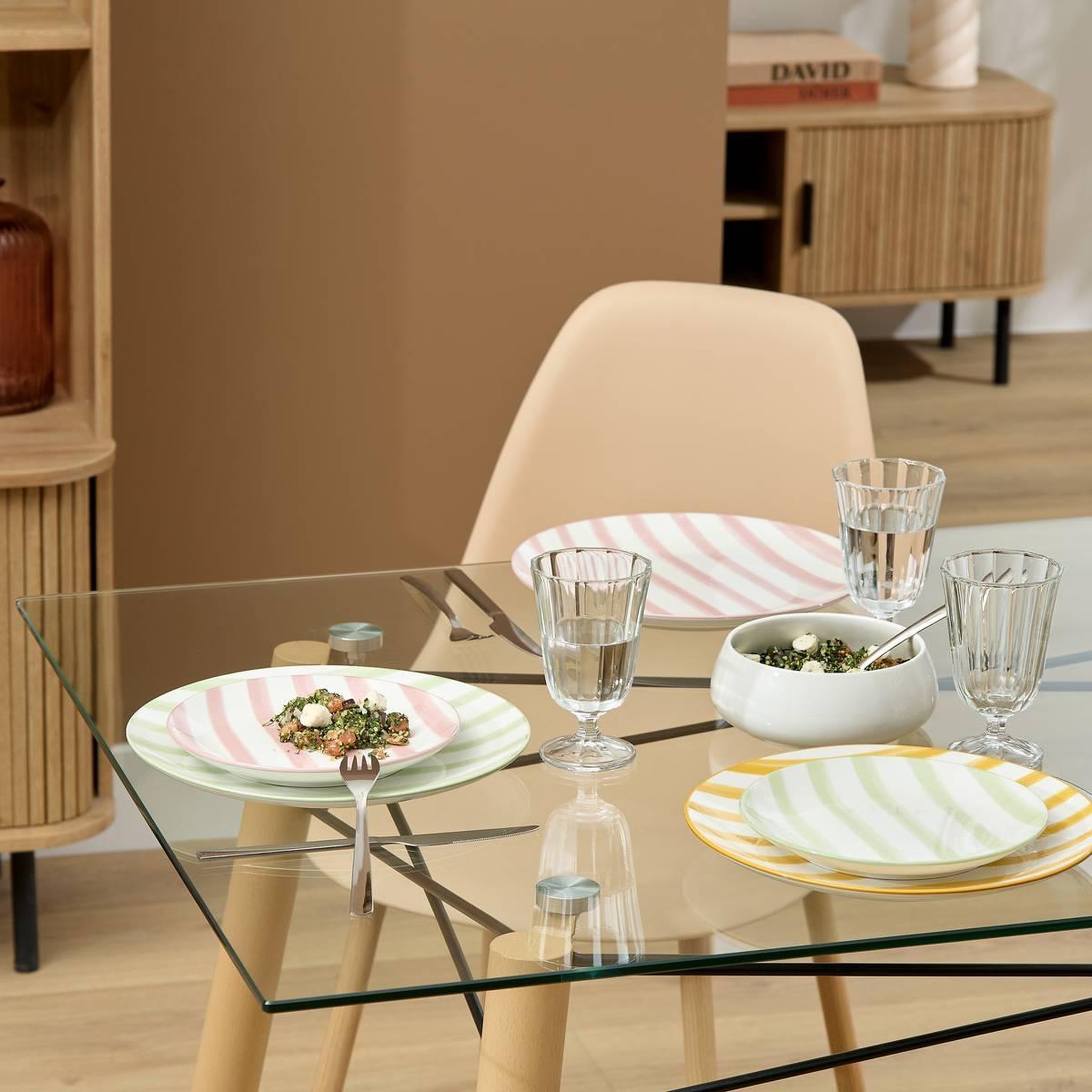 Voir la diapositive 5 : SECRET DE GOURMET Lot de 6 assiettes plates  charlie  27cm rose