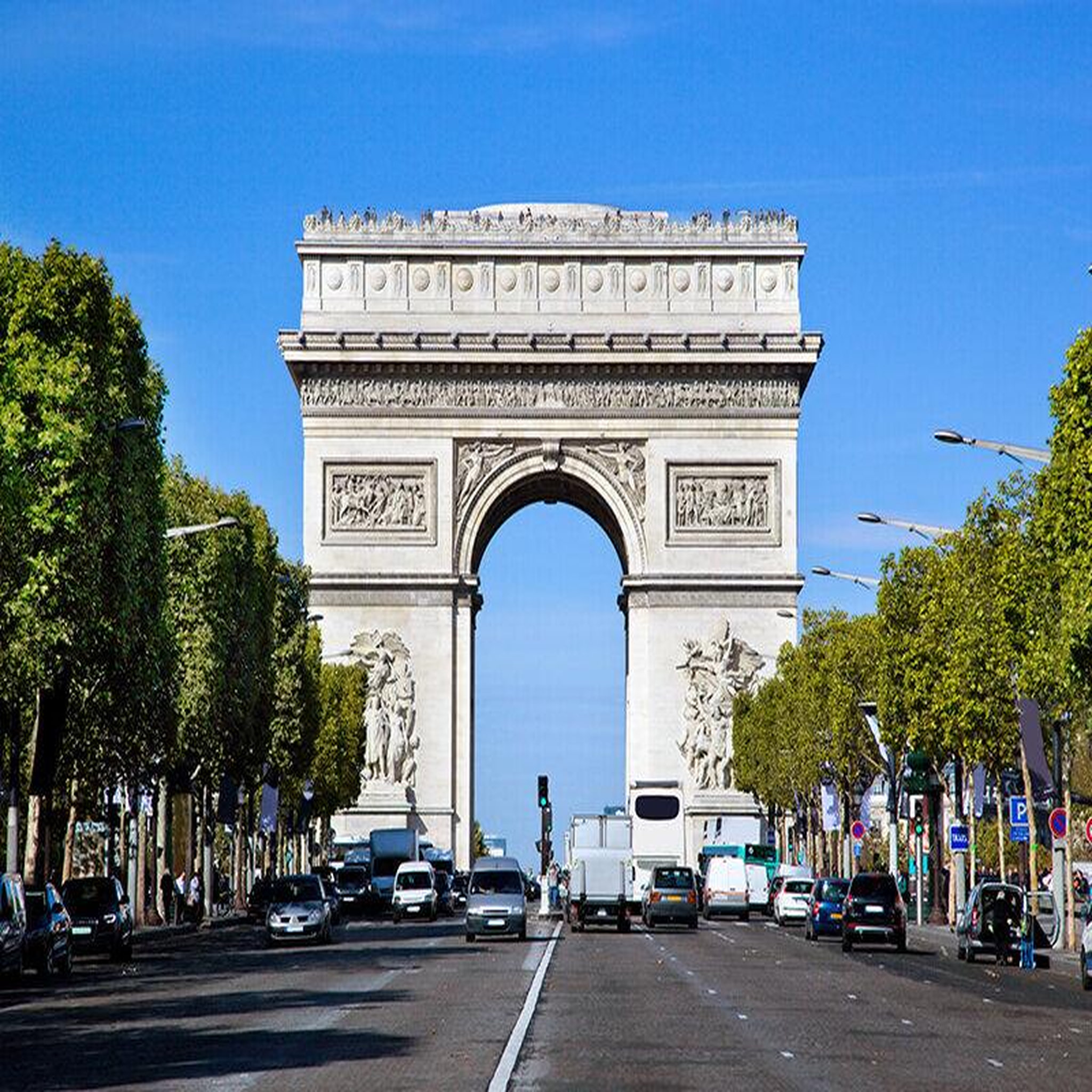Voir la diapositive 3 : Smartbox City-tour de paris, croisière sur la seine et visite de la tour eiffel et du louvre - coffret cadeau multi-thèmes