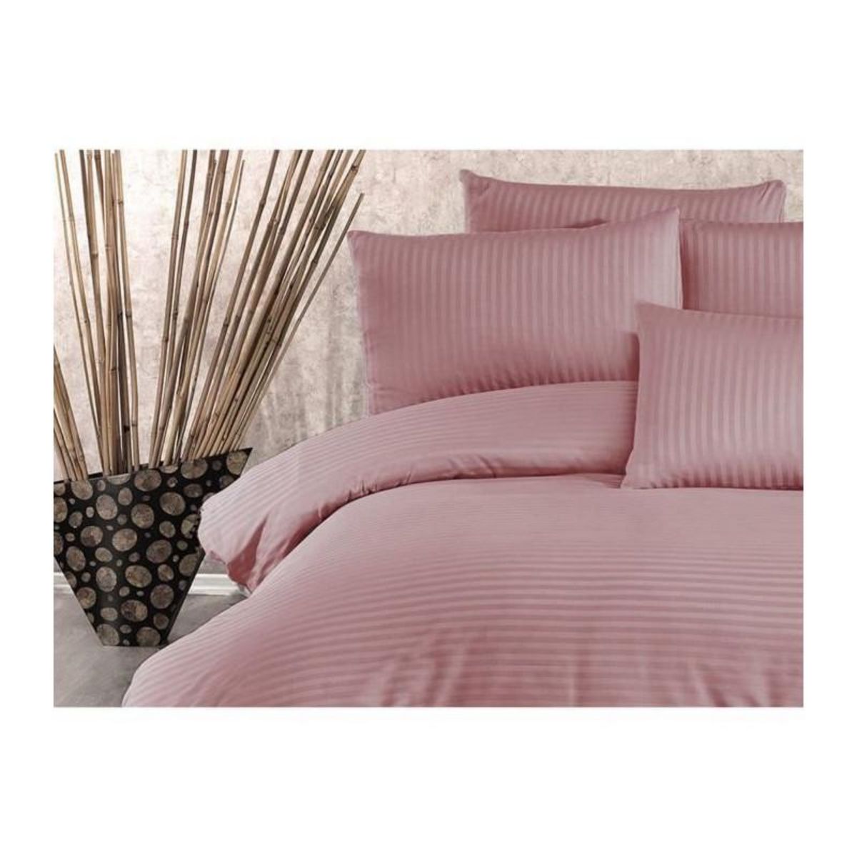 GENERIQUE Parure de lit - 1 housse de couette 220 x 240 cm + 2 taies d'oreiller 60 x 60 cm - 70% polyester, 30% coton - Poudre