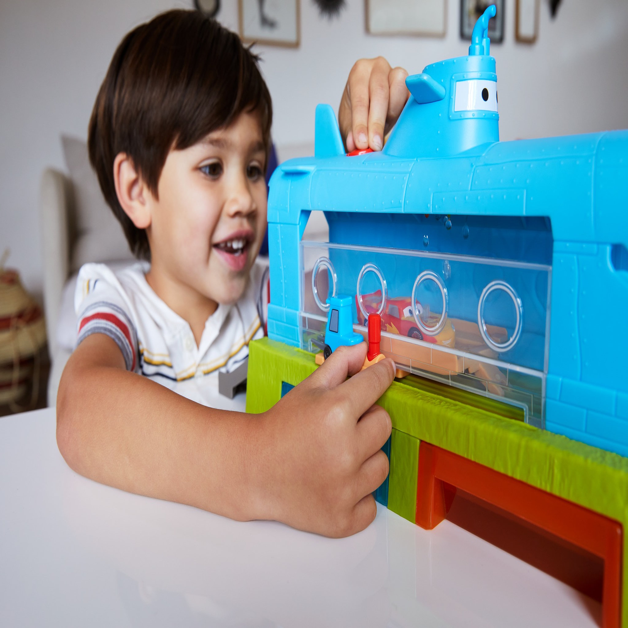 Voir la diapositive 3 : MATTEL Cars Station de Lavage Sous-marin
