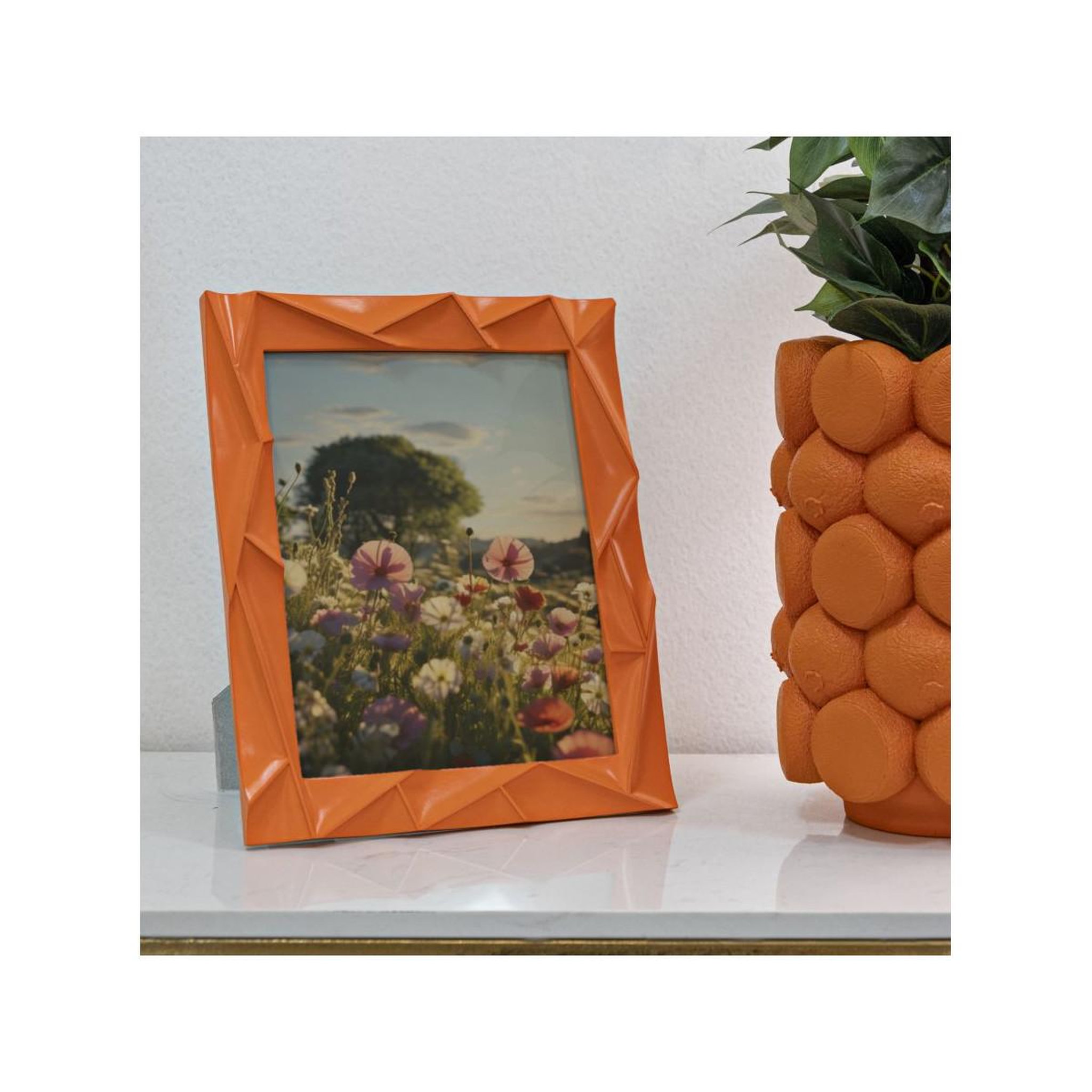 Voir la diapositive 5 : Paris Prix Cadre photo déco en résine  orangy  20x25cm orange