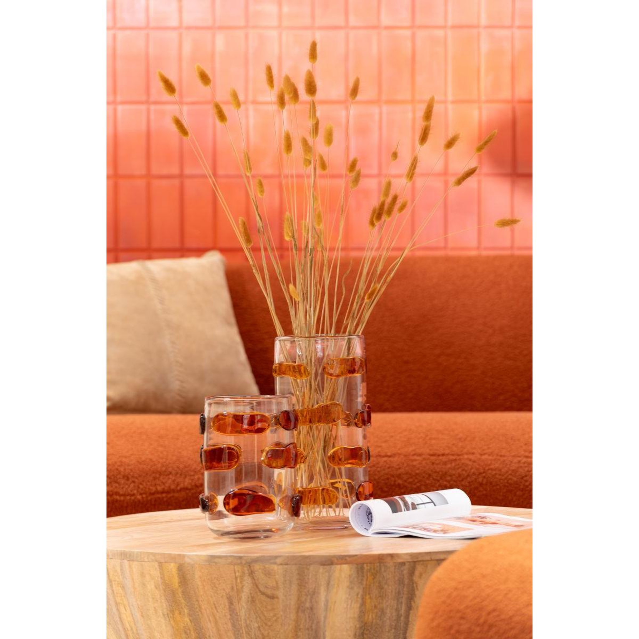 Voir la diapositive 4 : J-LINE Vase design en verre  pebbles  23cm ambre