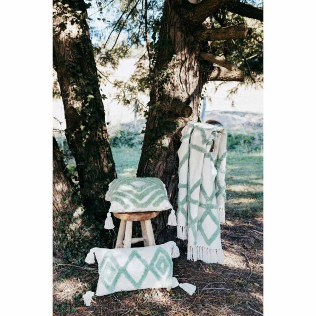 Paris Prix Coussin Déco Tufté  Athena  30x50cm Sauge