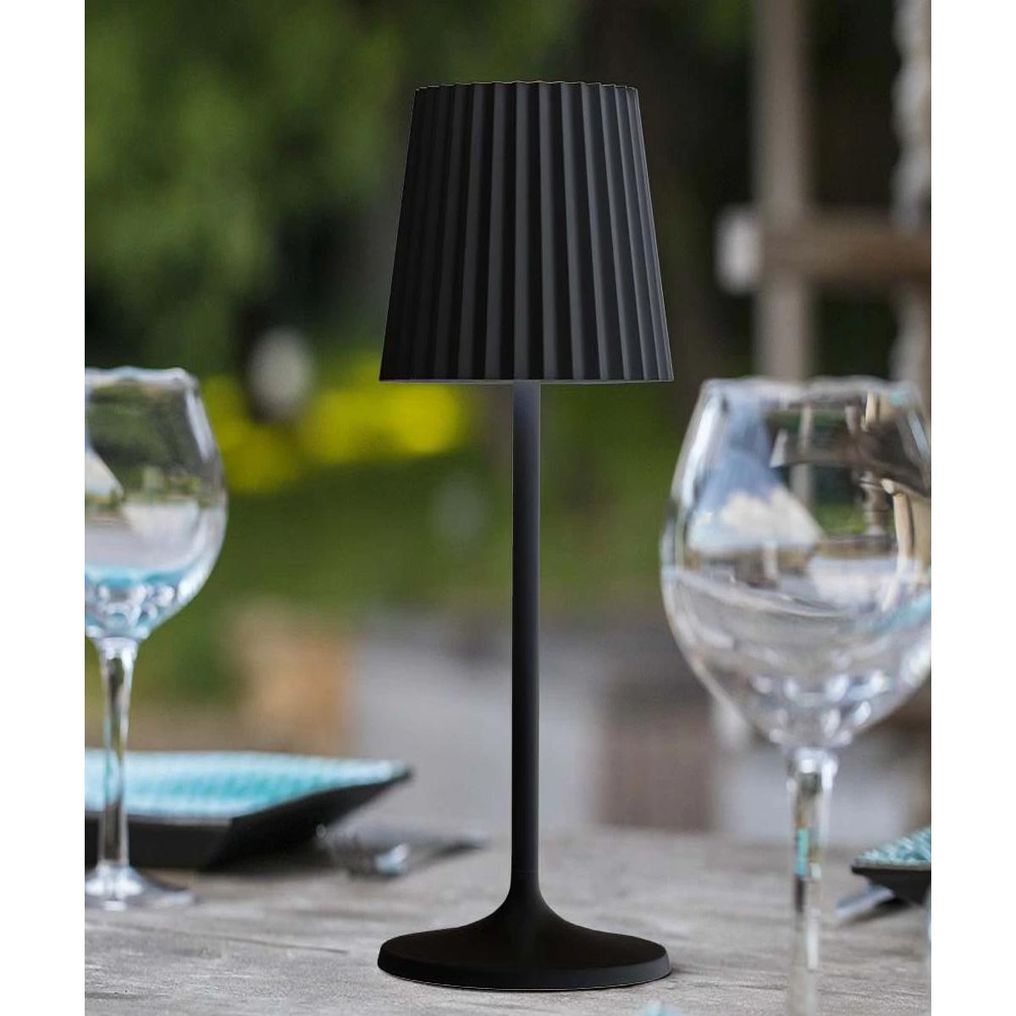 Voir la diapositive 2 : Lumisky Lampe de table sans fil ABBY BLACK - 190 lumens - Ø 10 x H 38 cm - LUMISKY