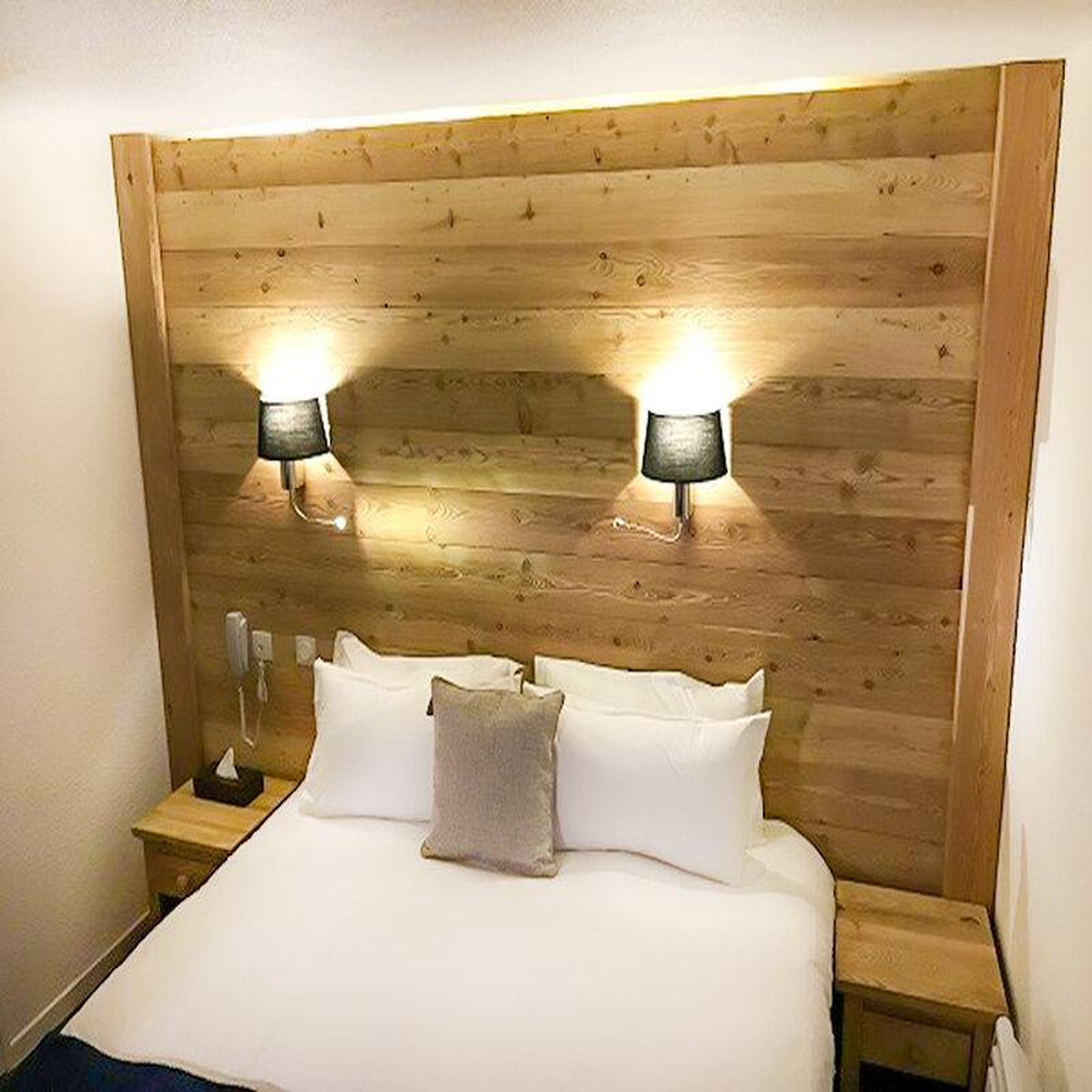 Voir la diapositive 2 : Smartbox Évasion relaxante en hôtel 4* avec sauna, dîner gastronomique et champagne à risoul - coffret cadeau séjour