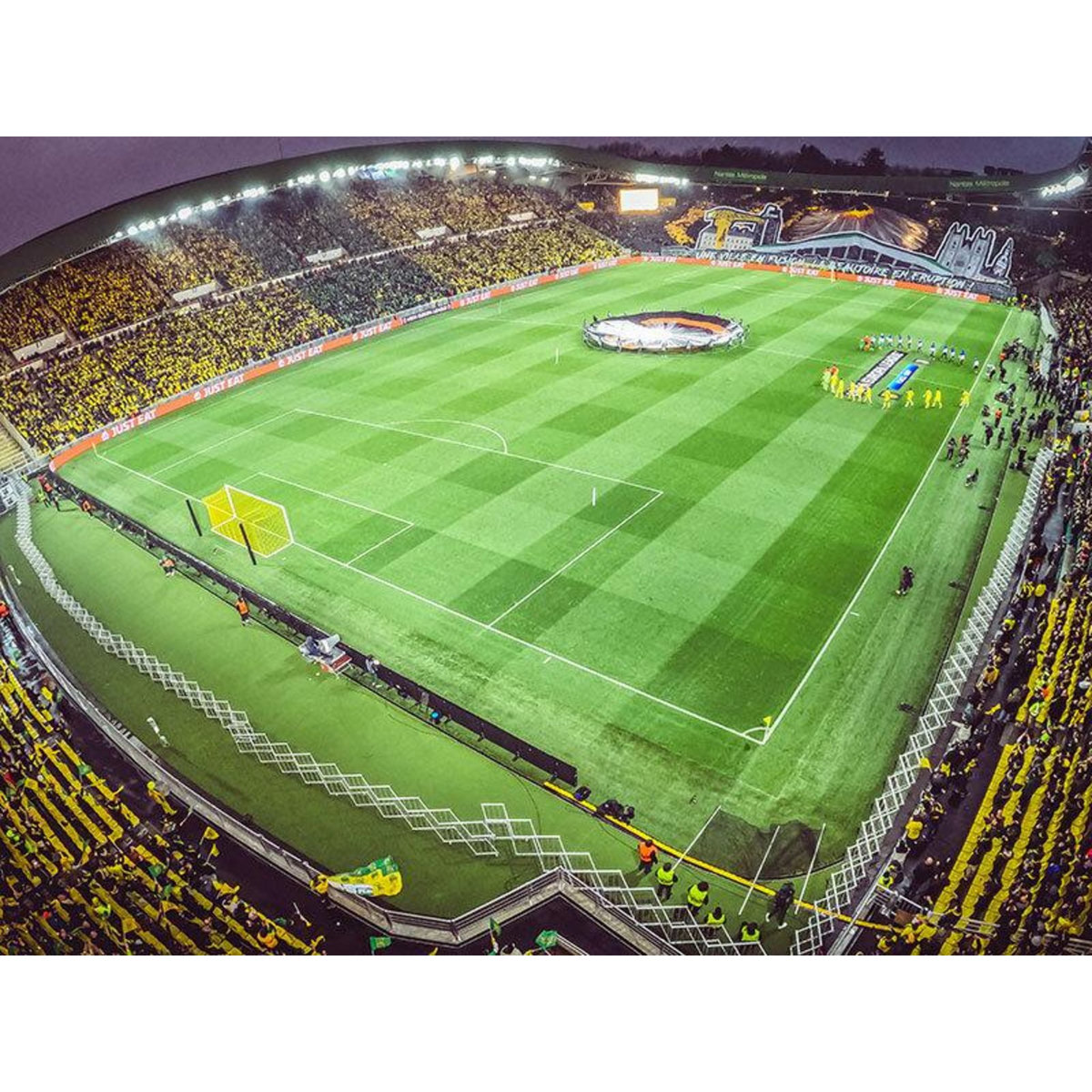 Smartbox FC Nantes : bon cadeau de 49,90 € sur la billetterie pour un match au choix pour 2 personnes - Coffret Cadeau Sport & Aventure