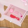 Voir la diapositive 4 : HOMCOM Coiffeuse enfant design girly avec motifs à coeur - tabouret inclus - dim. 60L x 36l x 88H cm - tiroir, miroir - MDF - rose