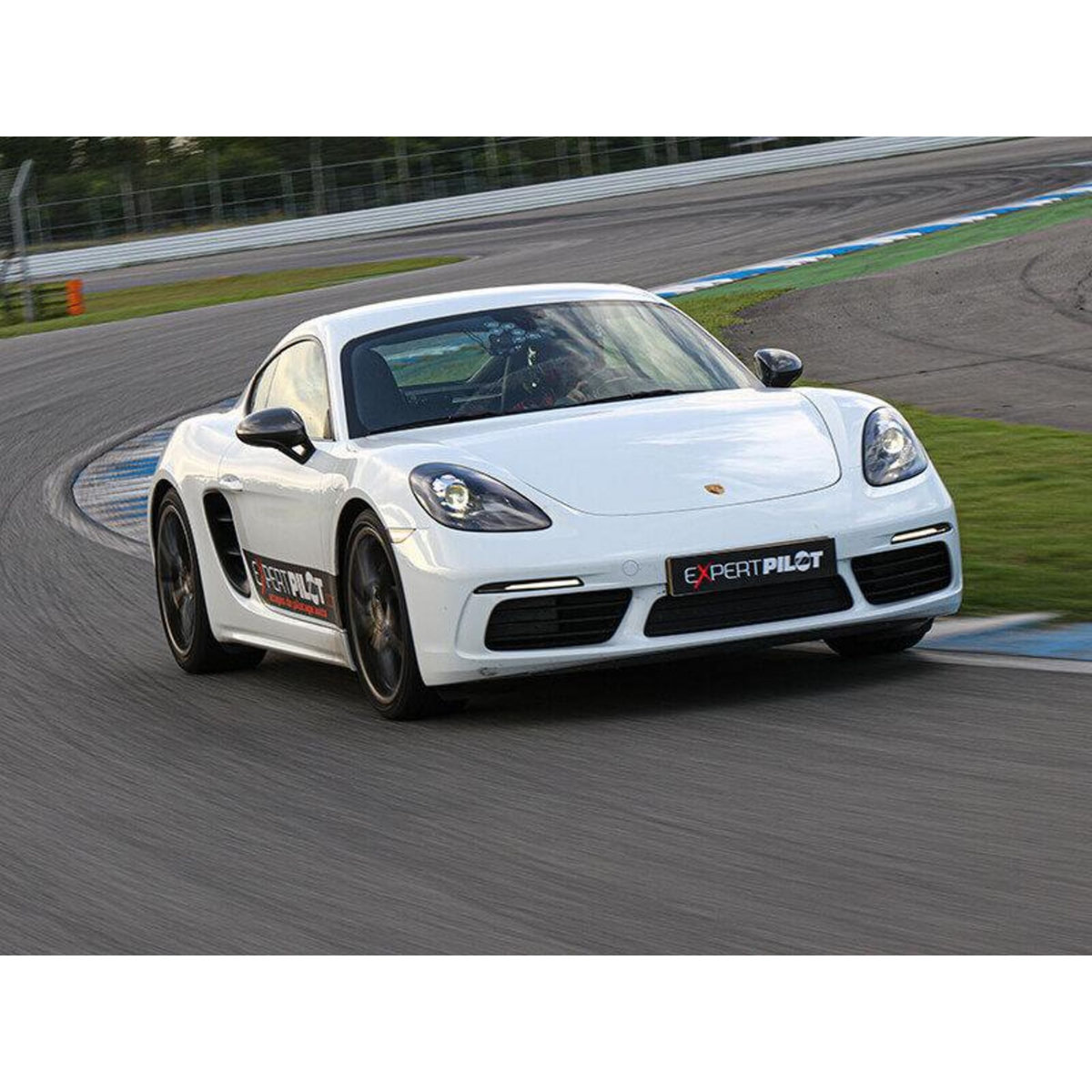 Smartbox Session pilotage de 2 tours de circuit en Porsche Cayman à Dijon - Coffret Cadeau Sport & Aventure