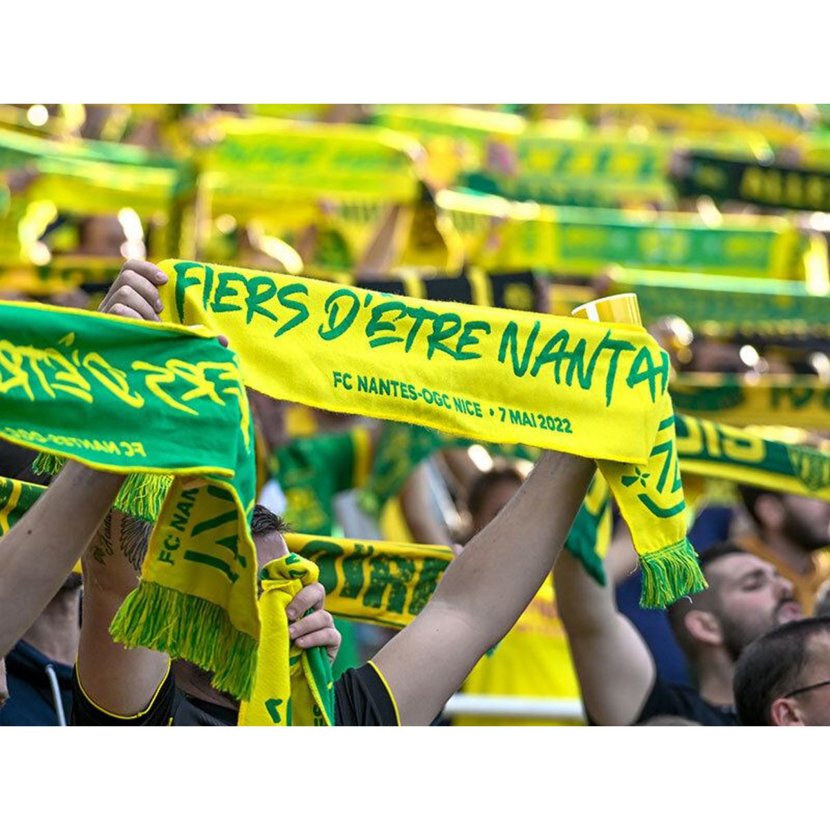 Smartbox FC Nantes : bon cadeau de 99,90 € sur la billetterie pour un match au choix pour 2 personnes - Coffret Cadeau Sport & Aventure