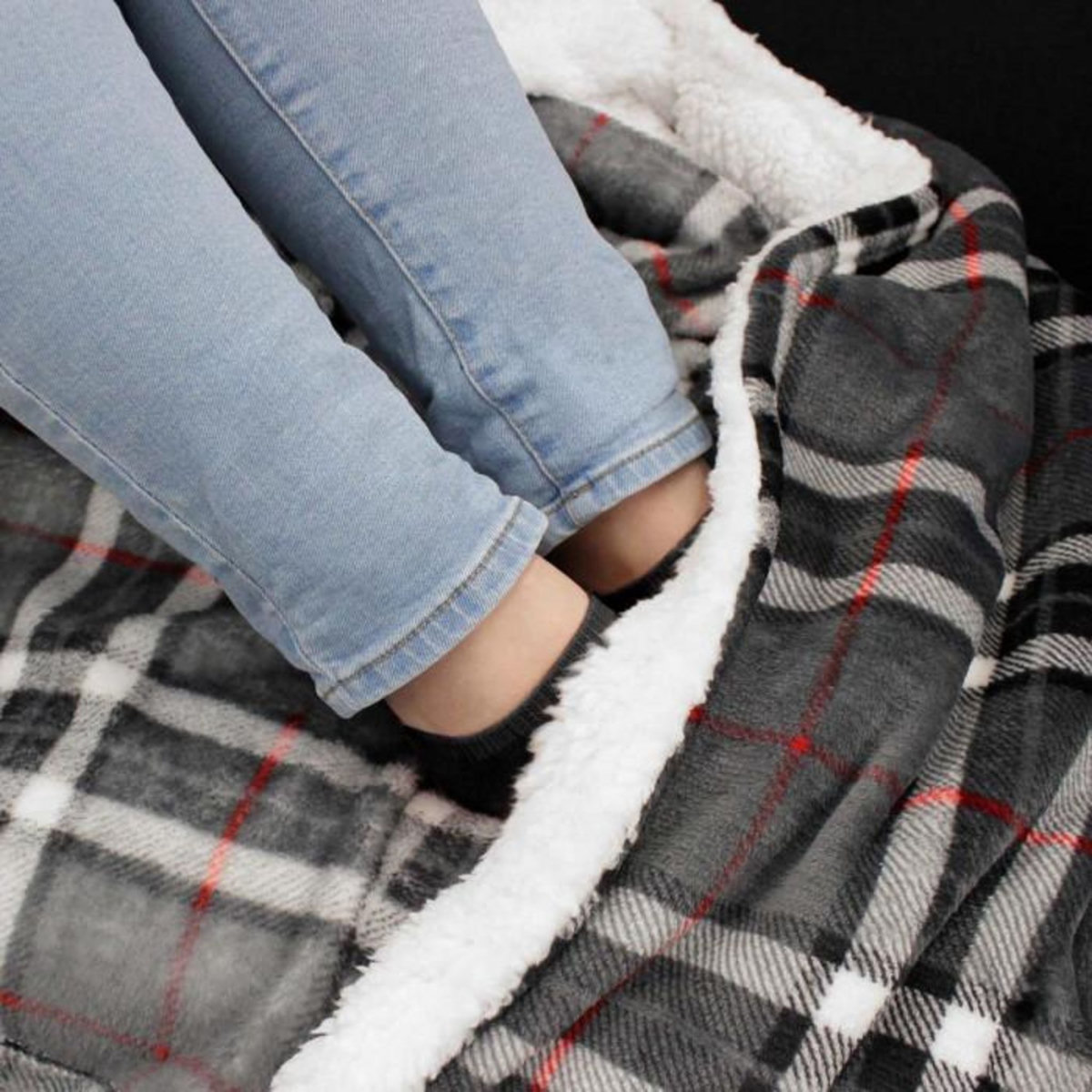 Paris Prix Plaid Flanelle Poche Pieds  Scottish  125x150cm Gris