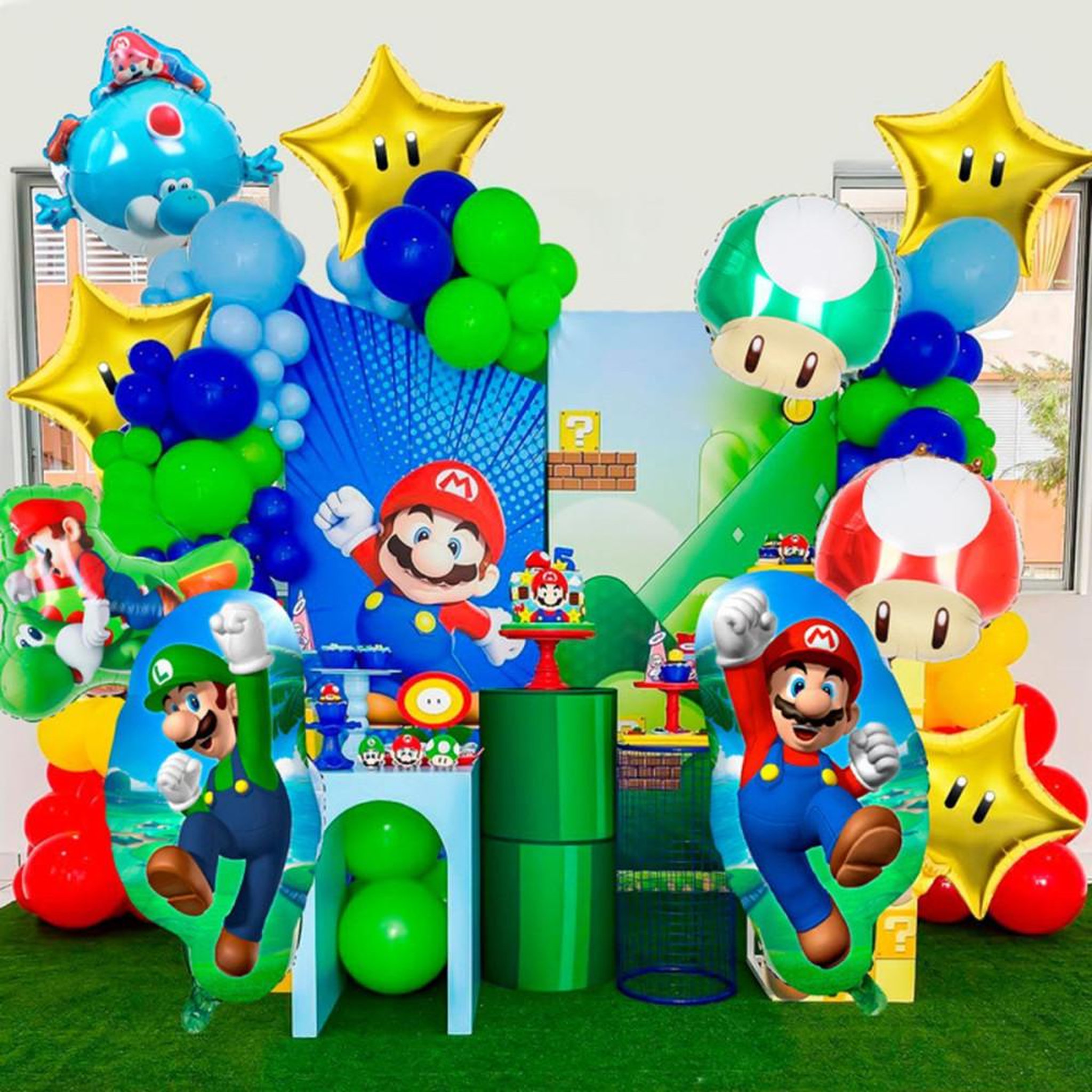 Voir la diapositive 2 : Set de 8 ballons déco anniversaire thème Super Mario pour hélium, ballons aluminium multicolores (personnages, champignons, étoiles)