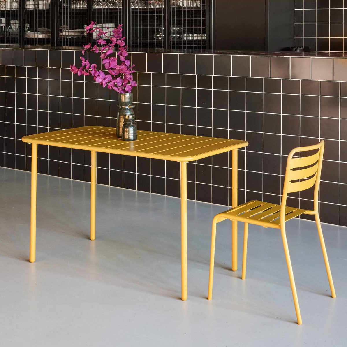 SWEEEK Table de jardin métal 4 places, Amelia L 120 x 70 x 72,5cm