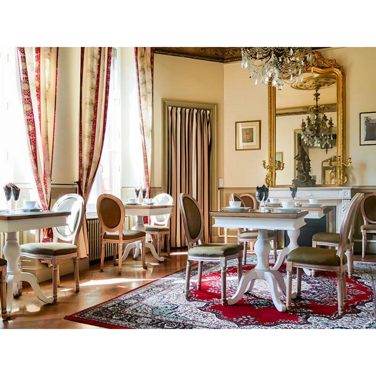 Smartbox 2 jours en suite en longère d'un château avec dîner, massage et hammam près de Bordeaux - Coffret Cadeau Séjour