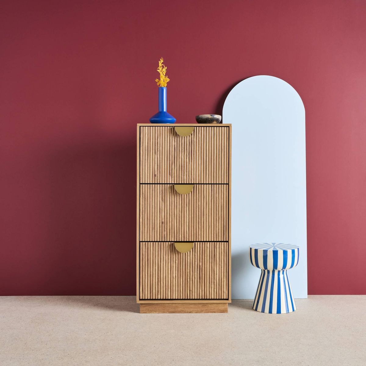 SWEEEK Meuble à chaussures décor bois de manguier rainuré 3 abattants - L 60 x P 25 x H 121 cm - Celian