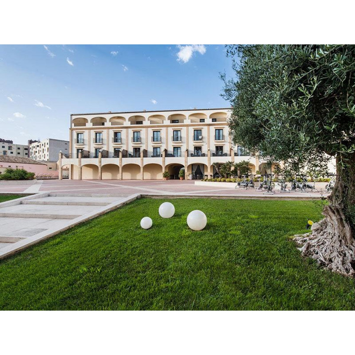 Smartbox 2 jours avec accès spa dans un hôtel 4* en Europe - Coffret Cadeau Séjour