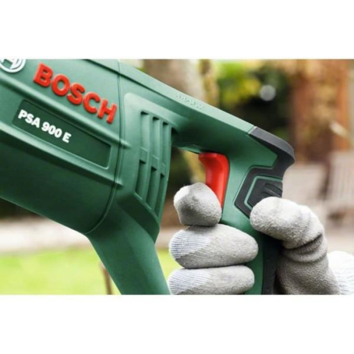 BOSCH Scie sabre Bosch - PSA 900 E - 900 W - 200 mm de profondeur de coupe