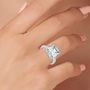 Voir la diapositive 2 : SC CRYSTAL Bague taille 54 SC Crystal ornée d'un Cristal scintillant
