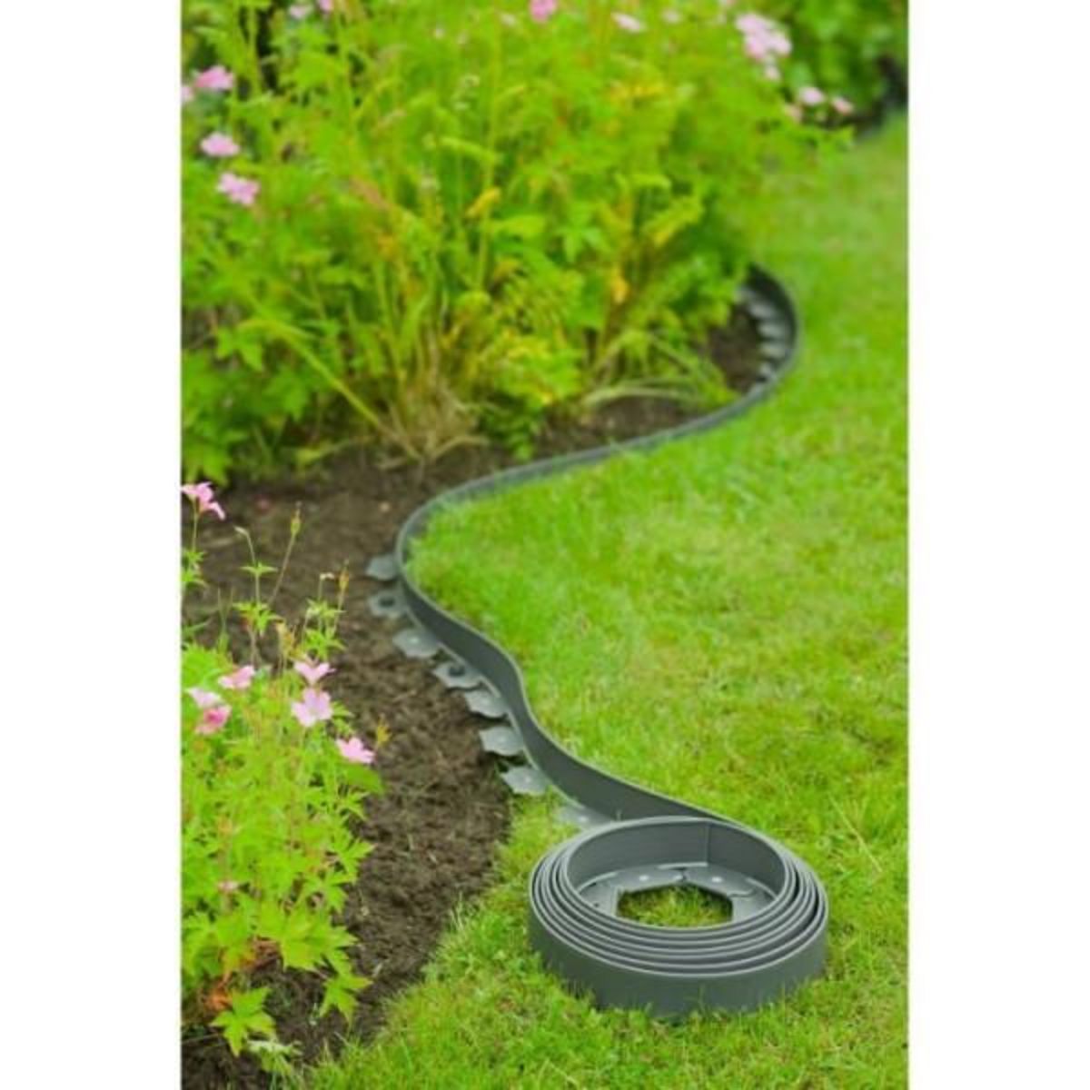 NATURE Bordure a gazon - NATURE - Gris - Rouleau - PE épaisseur 4 mm - H5 cm x 10 m - 10 clous torsadés noir - H20cm x 8 mm