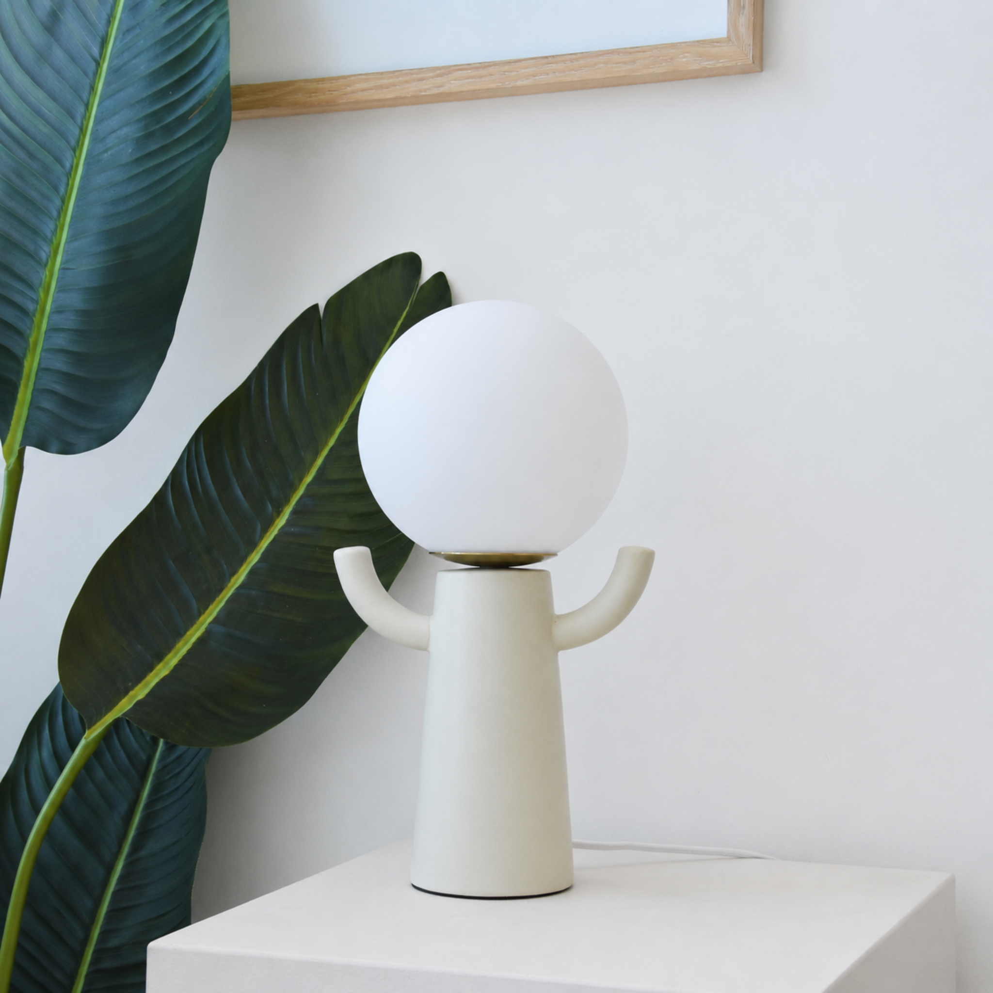 Voir la diapositive 2 : MAISON PAVANE Lampe en céramique blanc cassé-paul