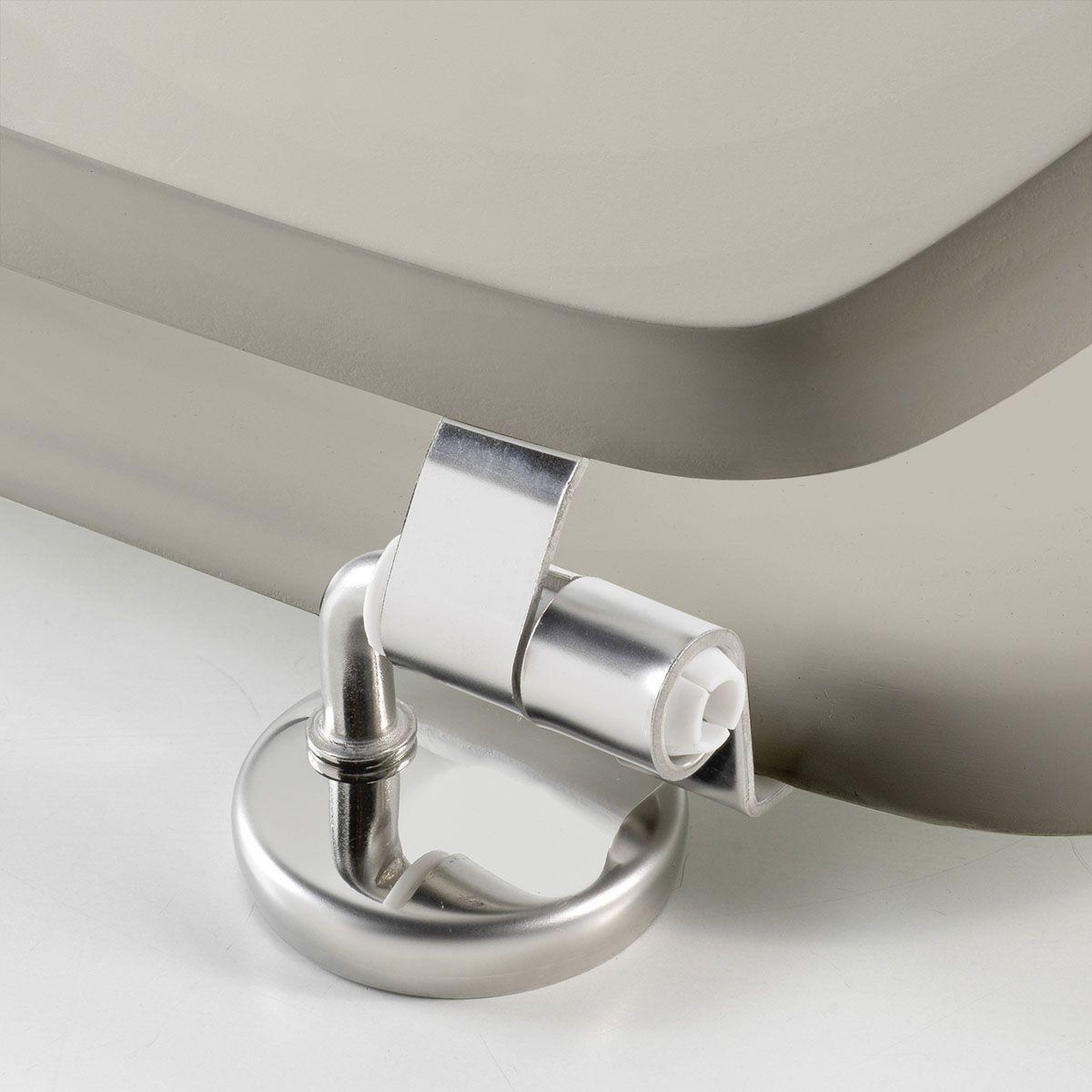 Voir la diapositive 5 : Douceur d'Intérieur Abattant wc  matteis  46cm taupe