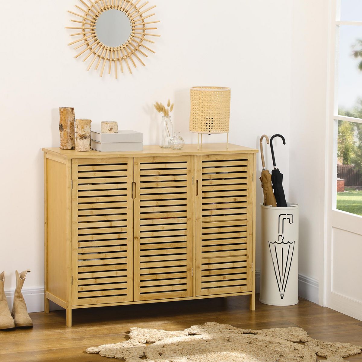 HOMCOM Meuble à chaussures style cosy chic - 3 portes, 6 étagères - portes à lattes, poignées invisibles - bambou verni