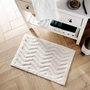 Voir la diapositive 5 : Paris Prix Tapis de Bain Jacquard  Angelis  50x80cm Blanc
