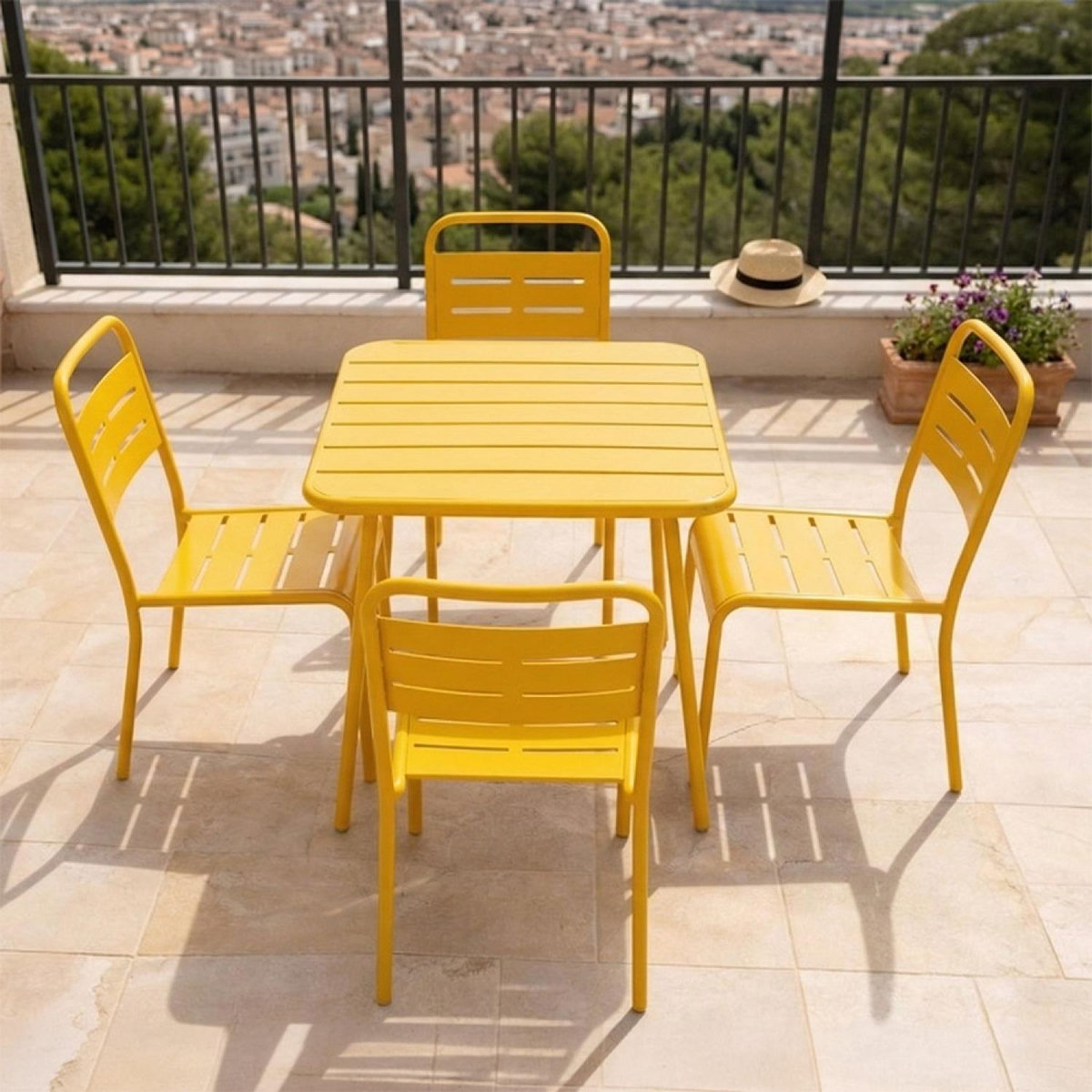 CONCEPT USINE Ensemble table de jardin carrée 70cm et 4 chaises jaune BERGAME