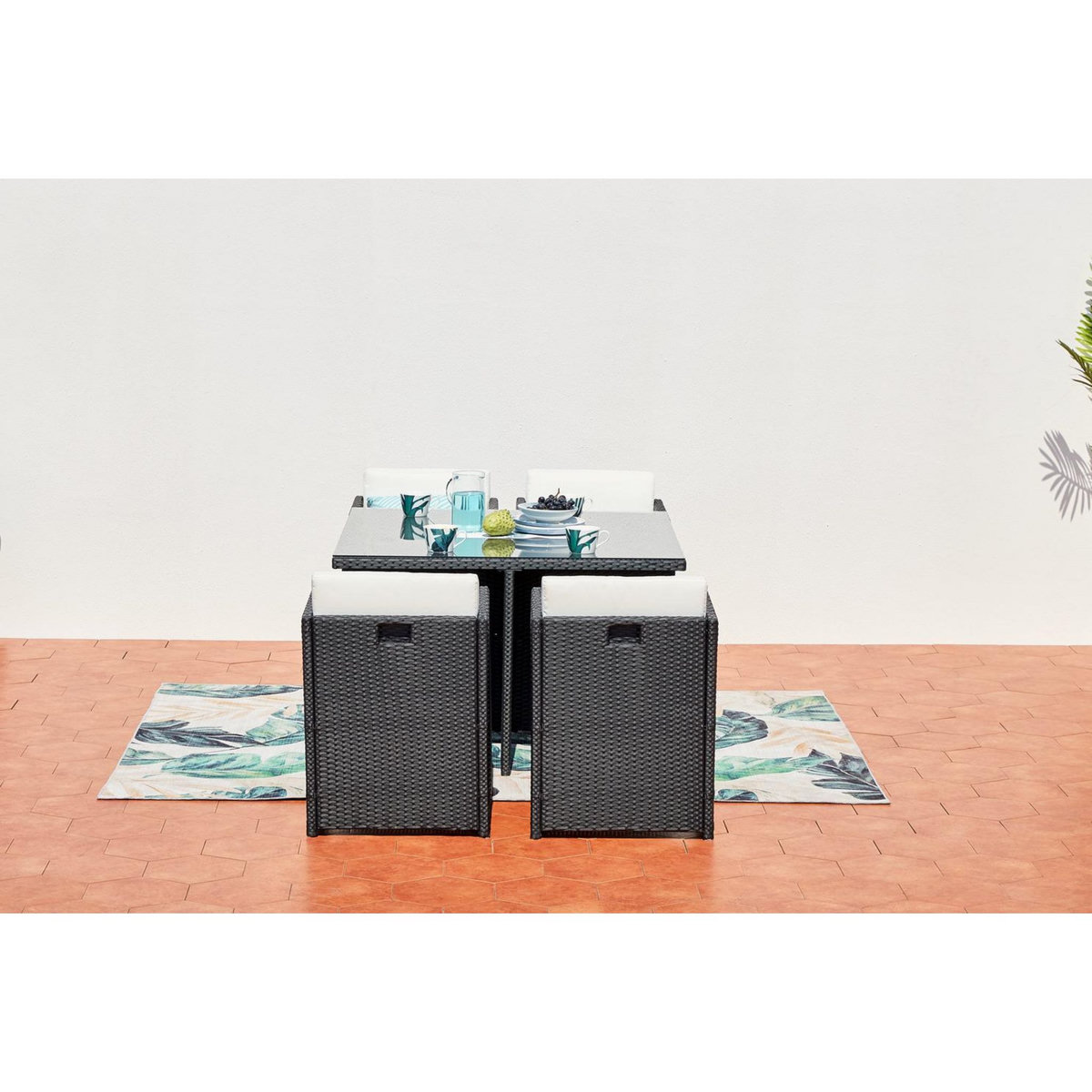 CONCEPT USINE Table et chaises 4 places encastrables en résine noir-blanc MIAMI