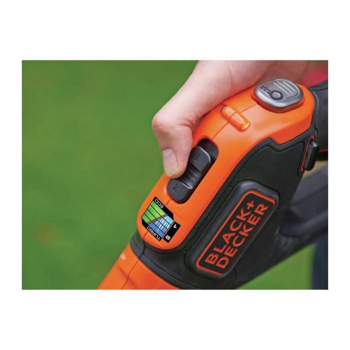 Black et Decker BLACK + DECKER Coupe-Bordures 30 cm sans fil LITHIUM 18V POWERCOMMANDTM- 4Ah - 1 batterie - 1 bobine de 10m fil 1,6mm - 1 charge