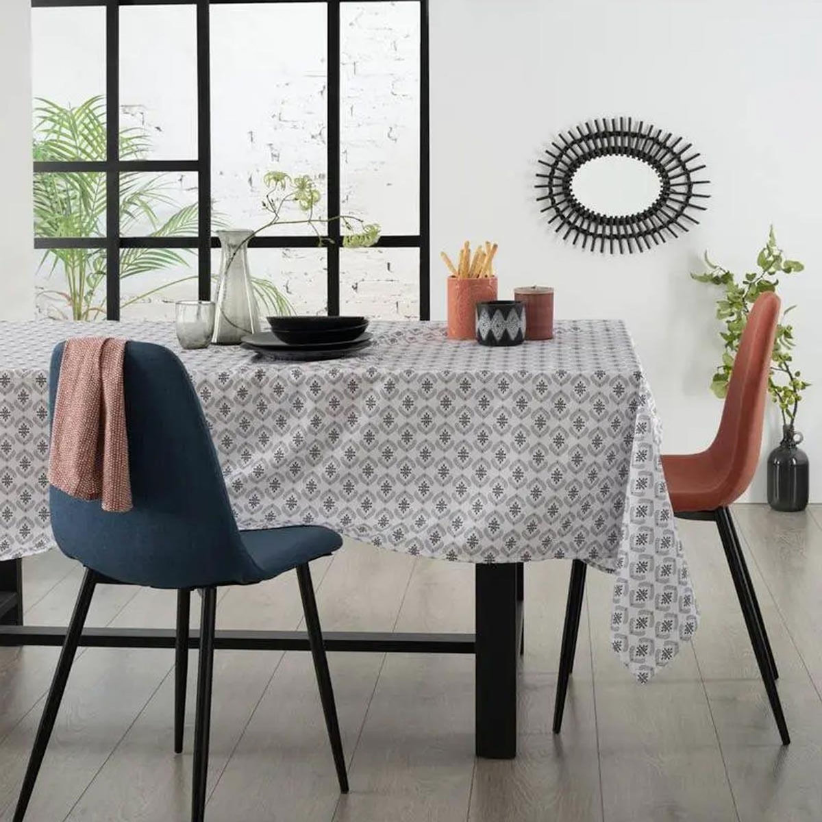 ATMOSPHERA Nappe Antitache à Motifs  Hindi  140x240cm Gris