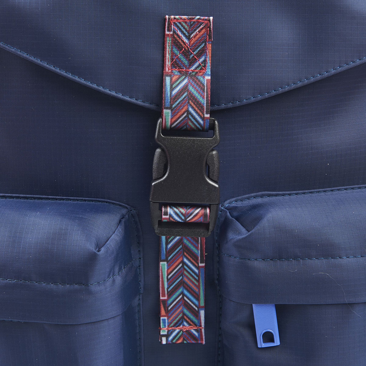 AUCHAN Sac à dos bleu avec compartiment pour ordinateur Vintage 90S Ethnic