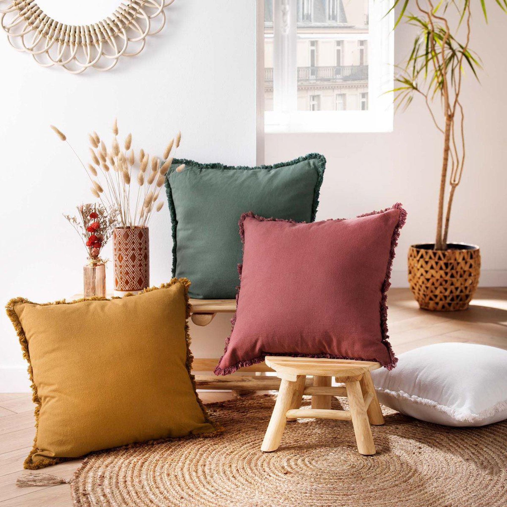 Voir la diapositive 3 : Douceur d'Intérieur Coussin déco à franges  eve  45x45cm verveine