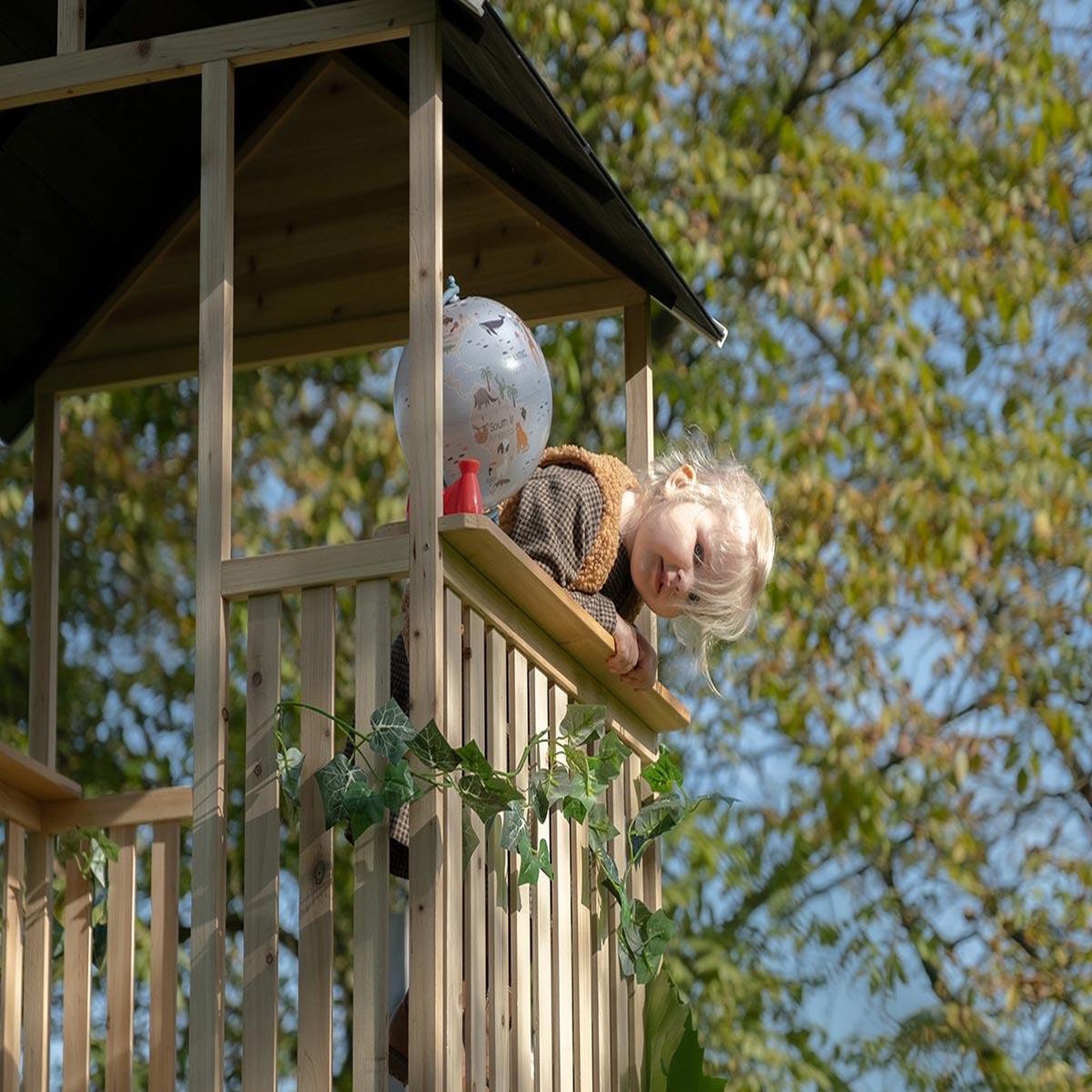 Voir la diapositive 6 : EXIT TOYS Maisonnette en bois pour enfants panorama 500 - exit toys